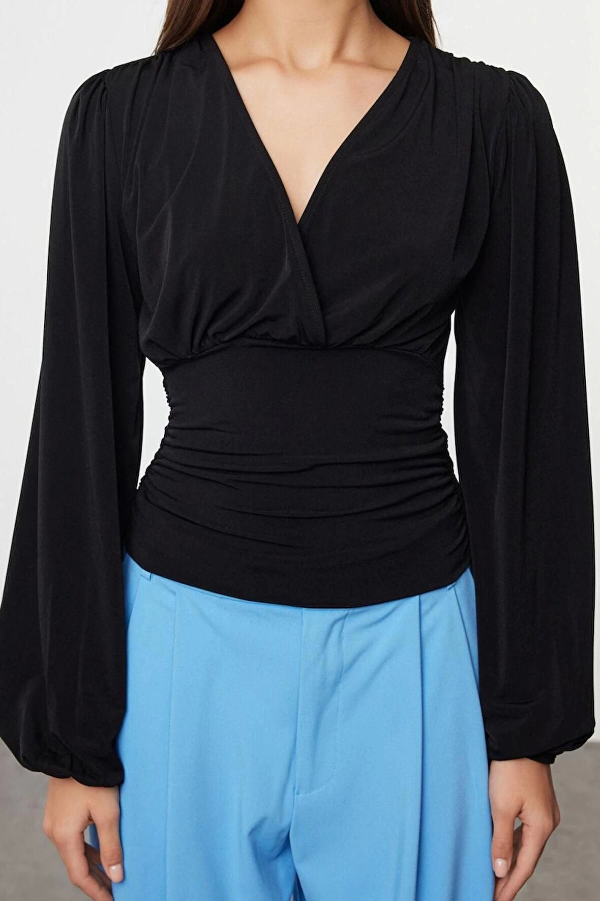 Kadın Moda Şık Regular Kruvaze Yaka Balon Kol Slim Kalıp Örme Büzgü Drape Detaylı Kollu Esnek Bluz