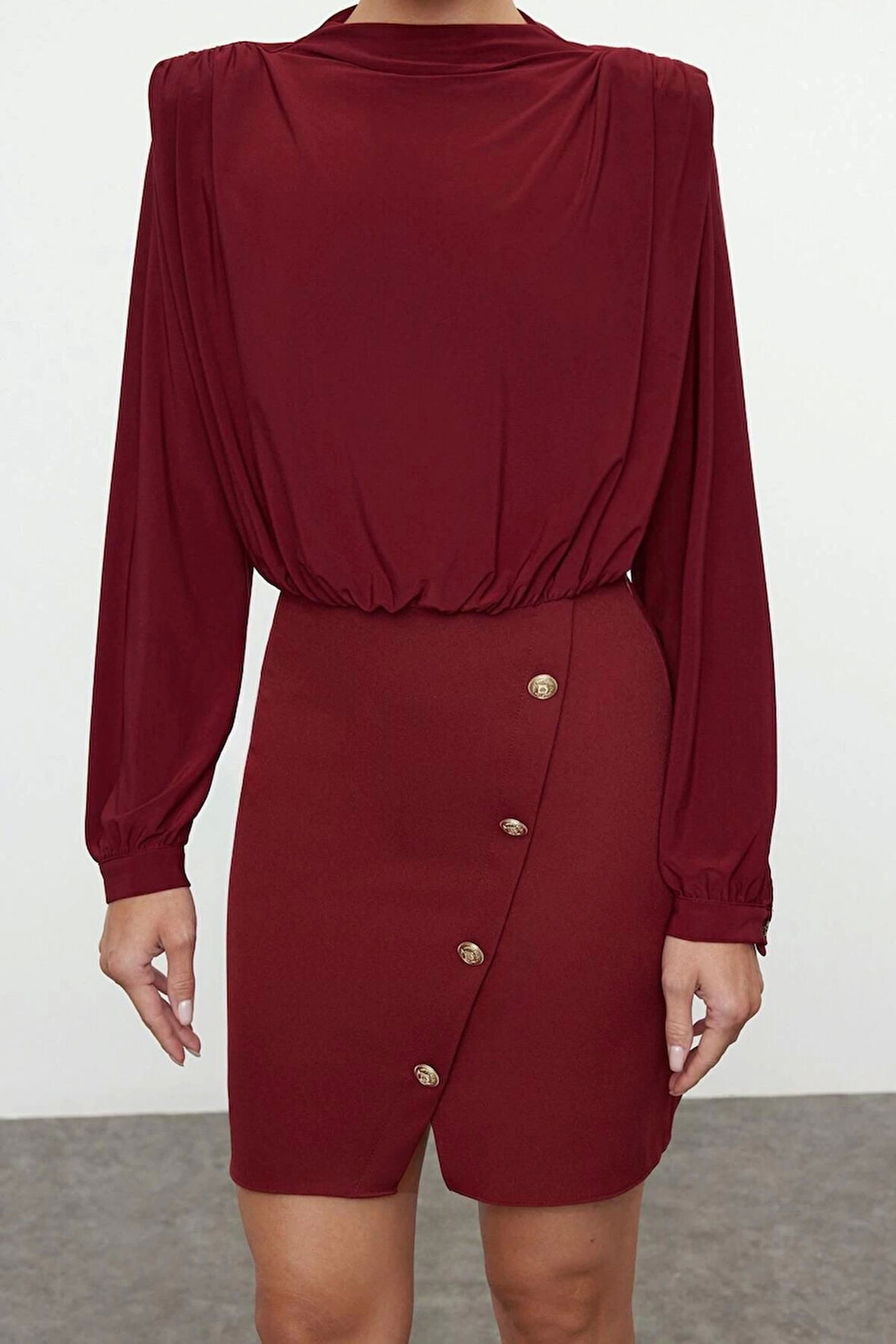 Kadın Moda Şık Mini Boy Dik Yaka Regular Düz Vatkalı Dokuma Elbise