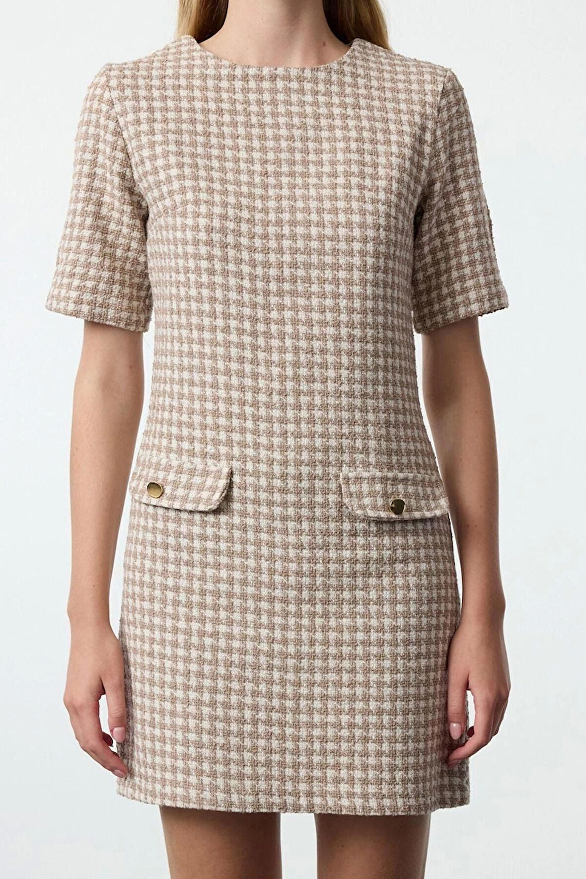 Kadın Moda Şık Mini Boy Bisiklet Yaka Regular Kazayağı Düz Kesim Düğme Detaylı Tüvit Dokuma Elbise