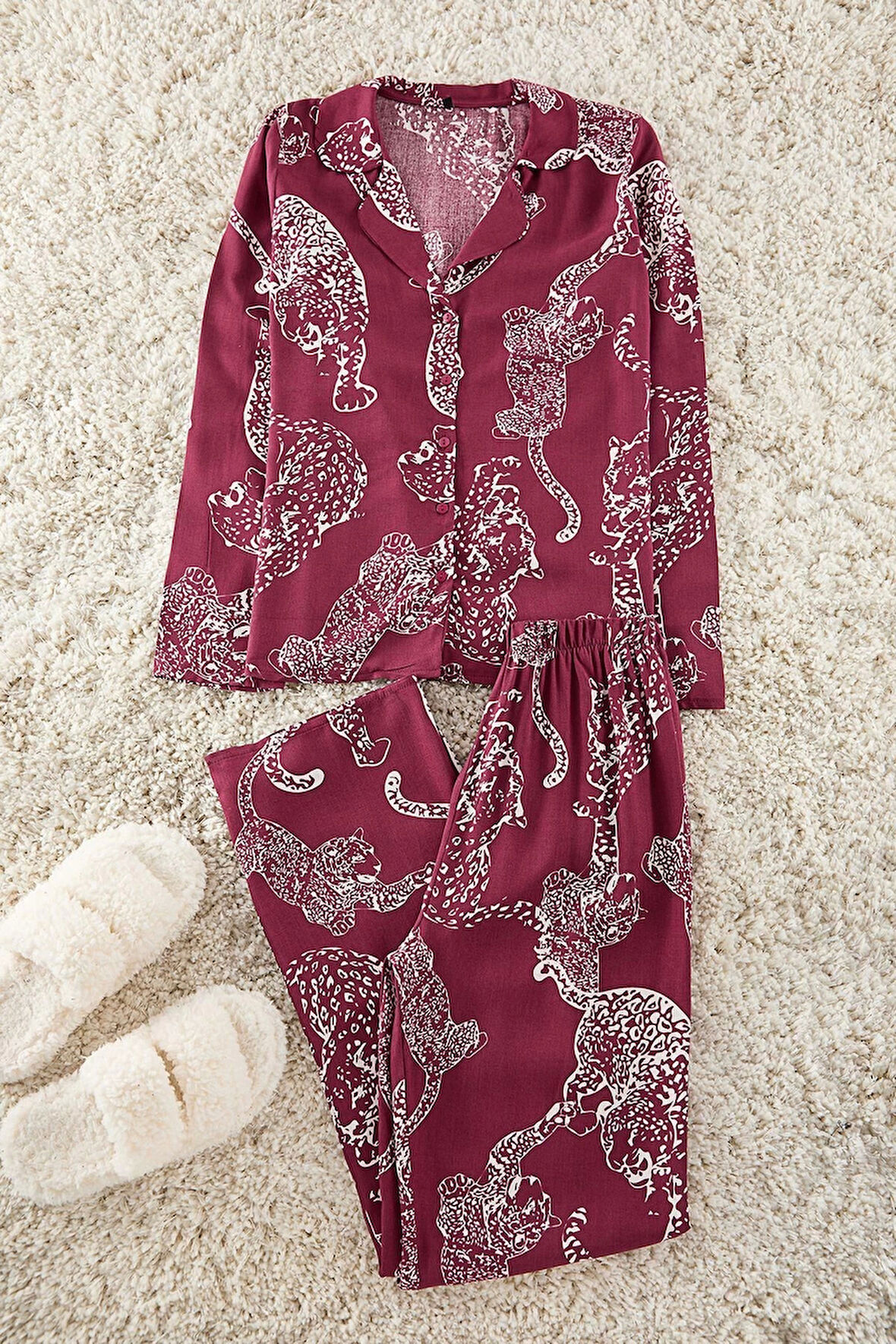 Kadın Moda Şık Gömlek Yaka Boru Paça Uzun Kol Kaplan Desenli Viskon Dokuma Pijama Takımı