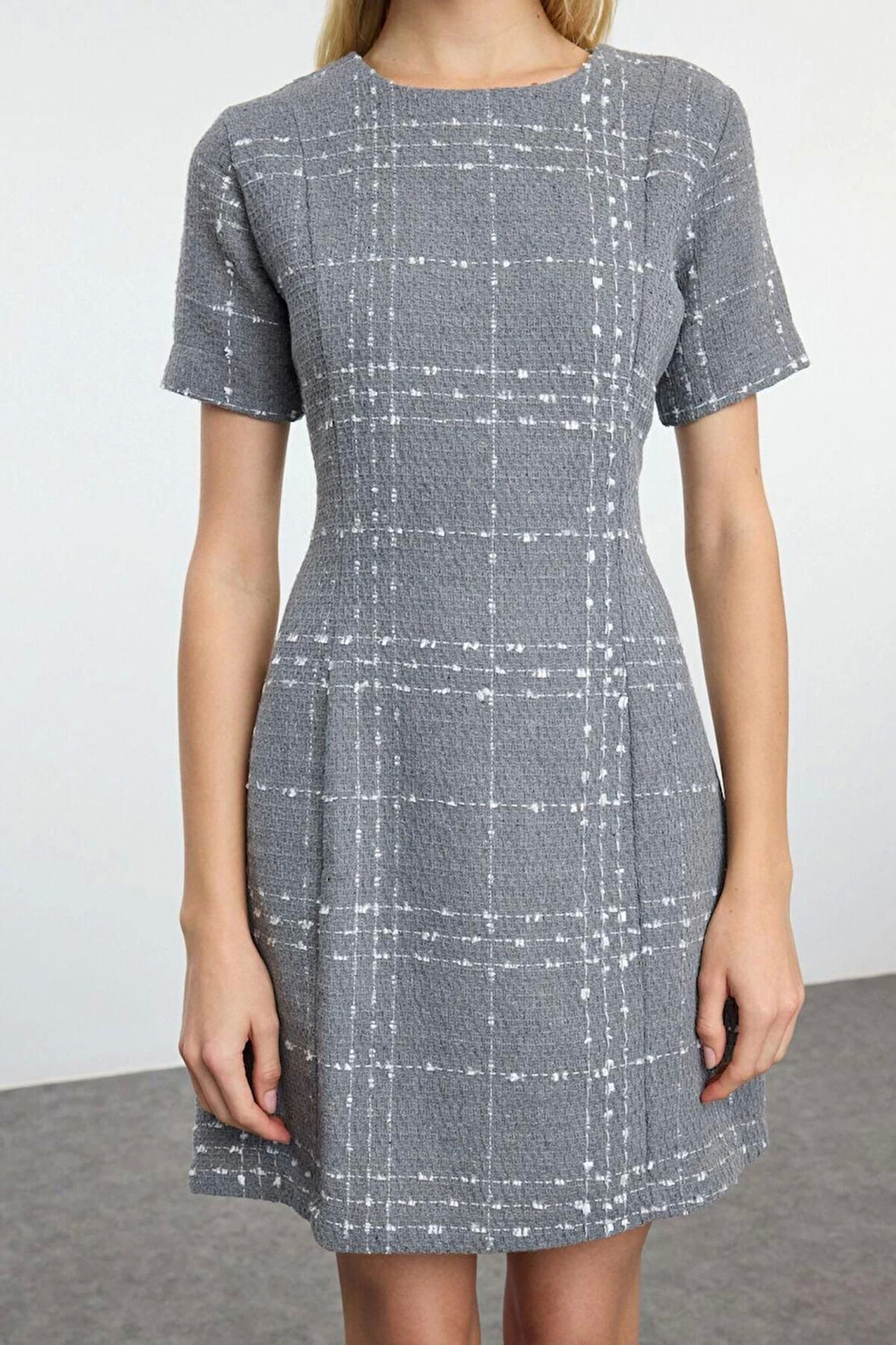 Kadın Moda Şık Mini Boy Bisiklet Yaka Regular Ekose Kareli Düz Kesim Tüvit Dokuma Elbise