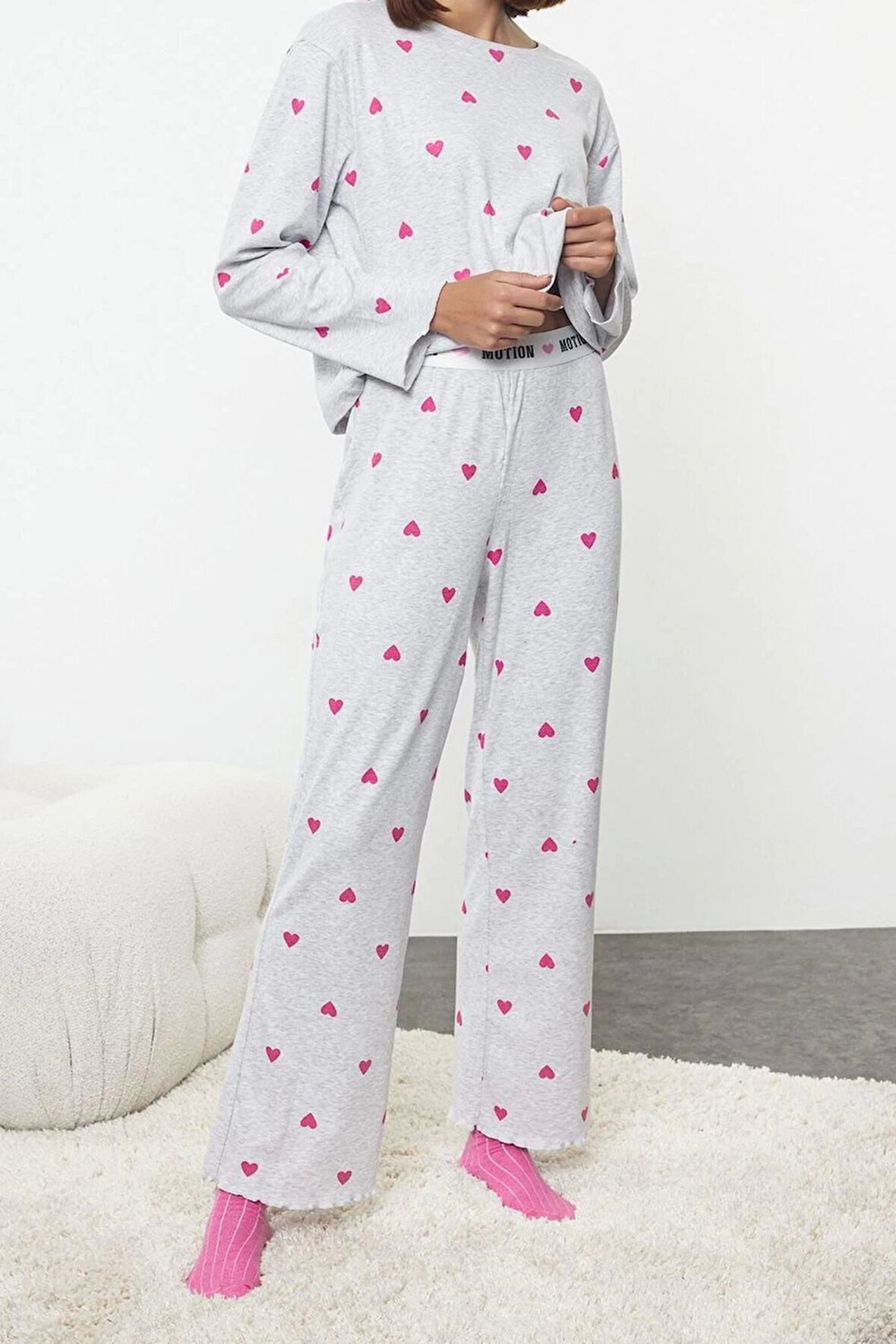 Kadın Moda Şık Bisiklet Yaka Geniş Paça Uzun Kol Kalpli Baskılı Lastikli Örme Pijama Takımı