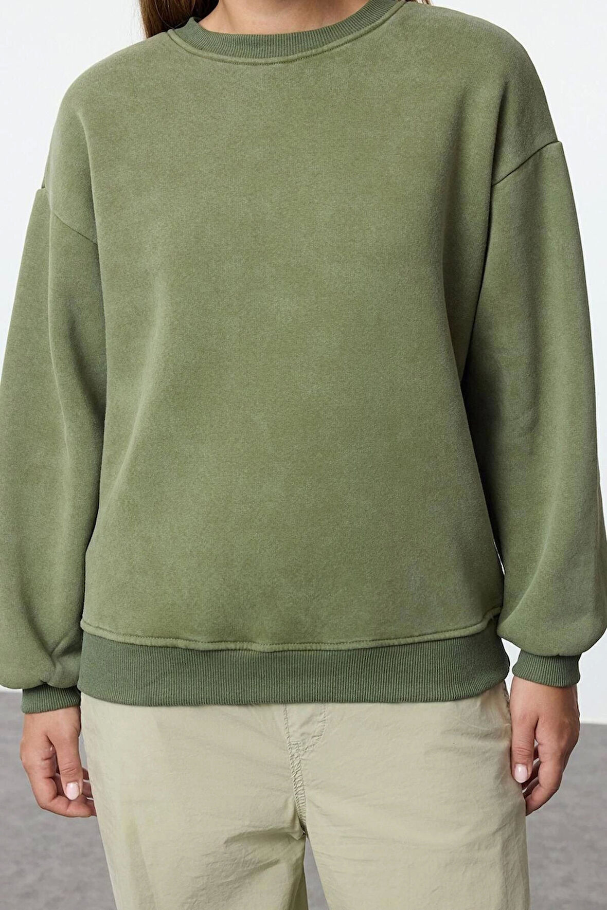 Kadın Moda Bol Bisiklet Yaka Düşük Kol Uzun Eskitme Kalın İçi Polarlı Geniş Kalıp Örme Sweatshirt