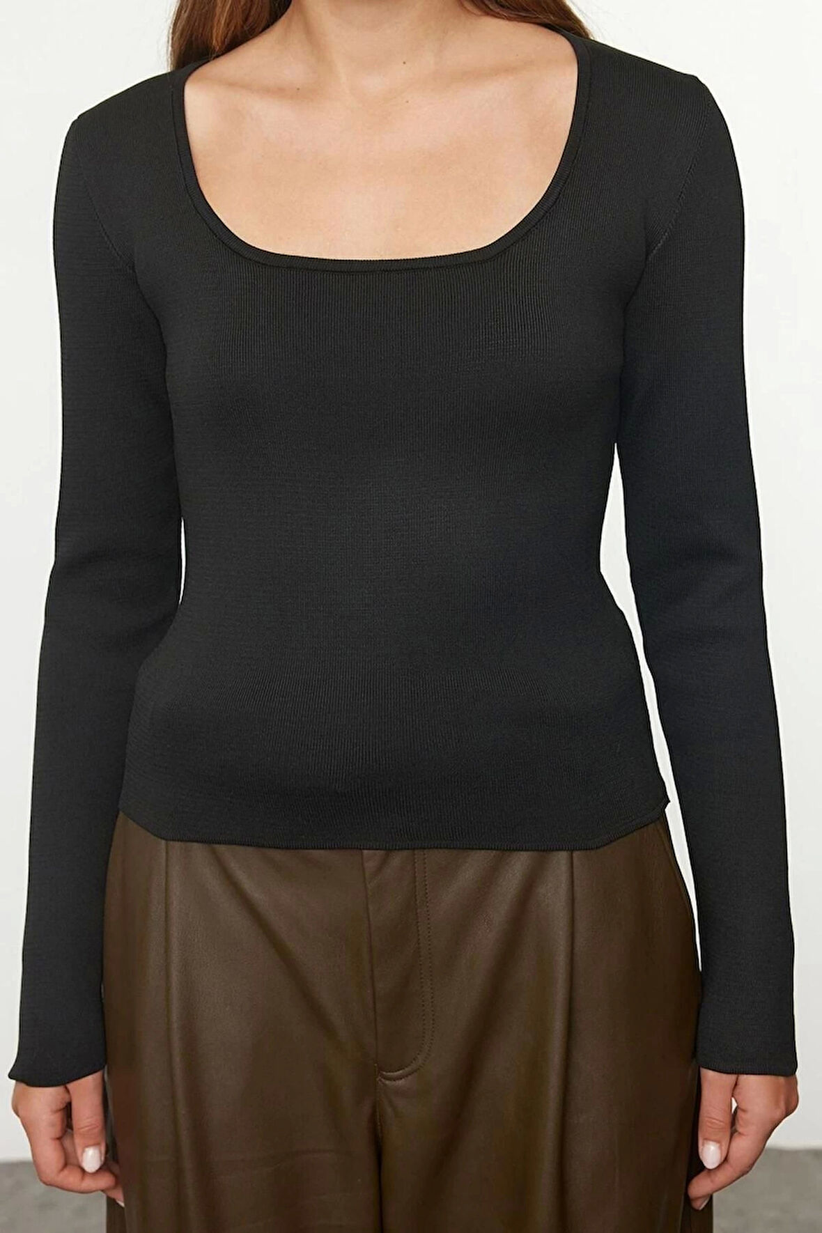 Kadın Moda Şık Havuz Yaka Standart Kol Regular Basic Triko Kazak