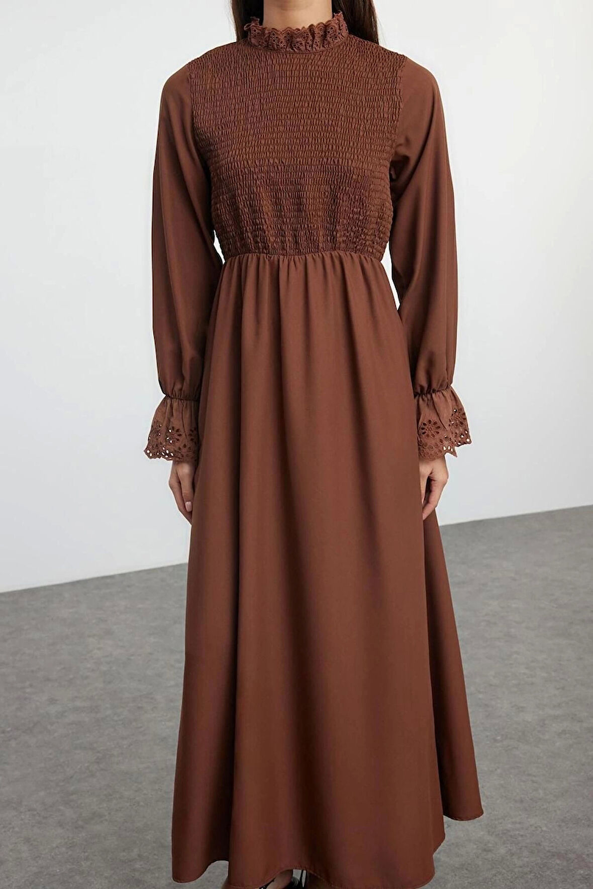 Kadın Moda Şık Tesettür Uzun Dik Yaka Regular Gipeli Dokuma Elbise