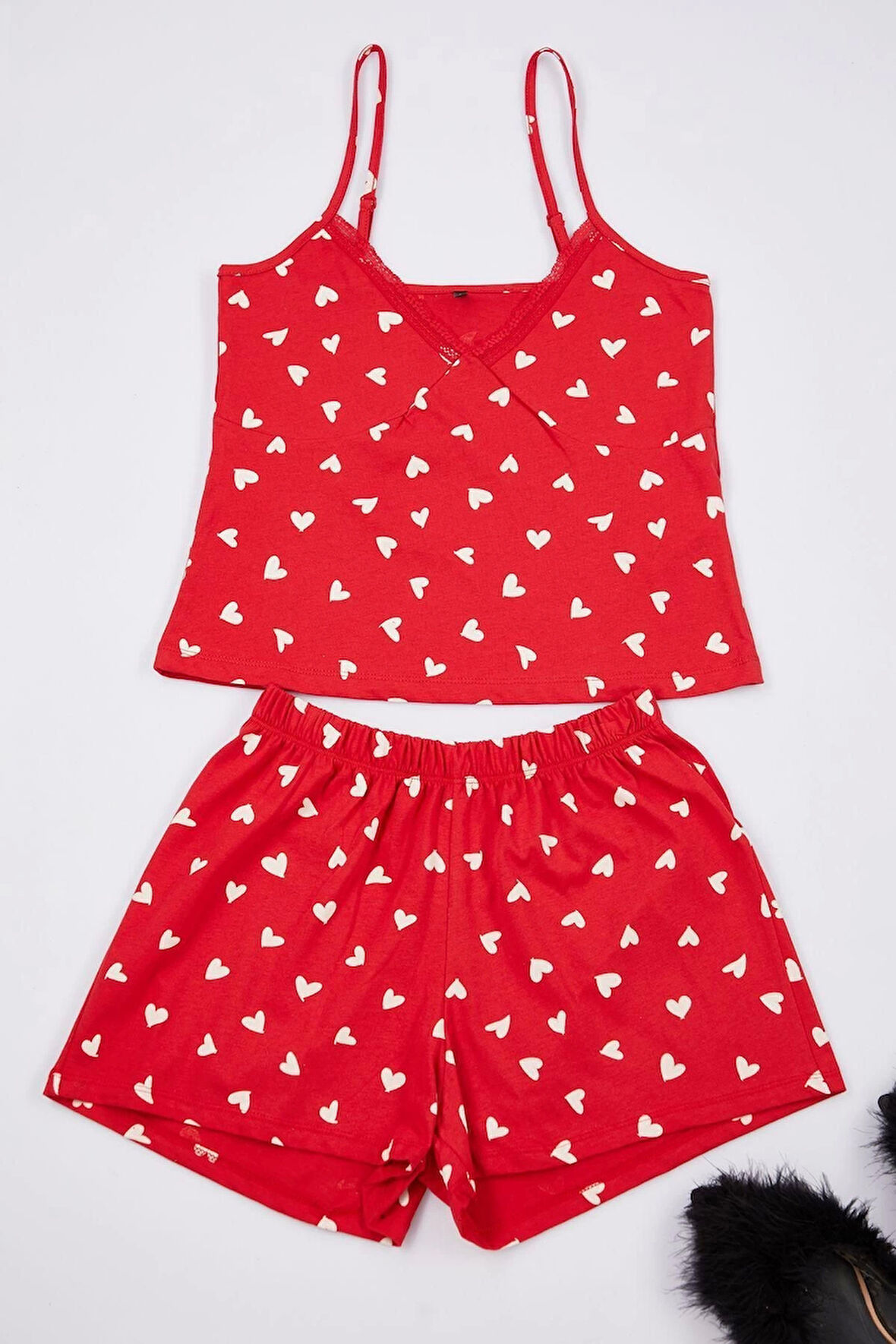 Kadın Moda Şık V Yaka Boru Paça Askılı Kol %100 Pamuklu Kalpli Dantel Detaylı İp Örme Pijama Takımı