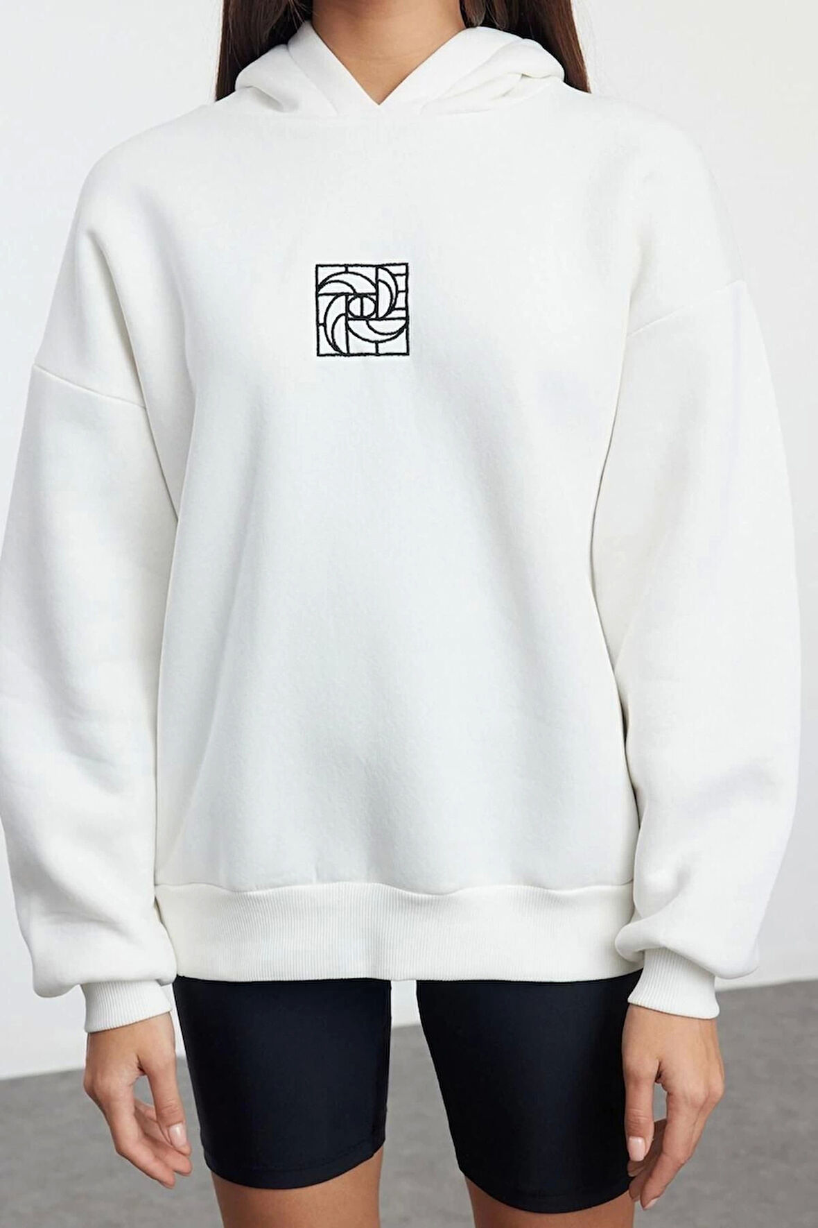 Kadın Moda Şık Bol Kapüşonlu Düşük Kol Uzun Geniş Kalıp Nakışlı Kalın İçi Polarlı Örme Sweatshirt