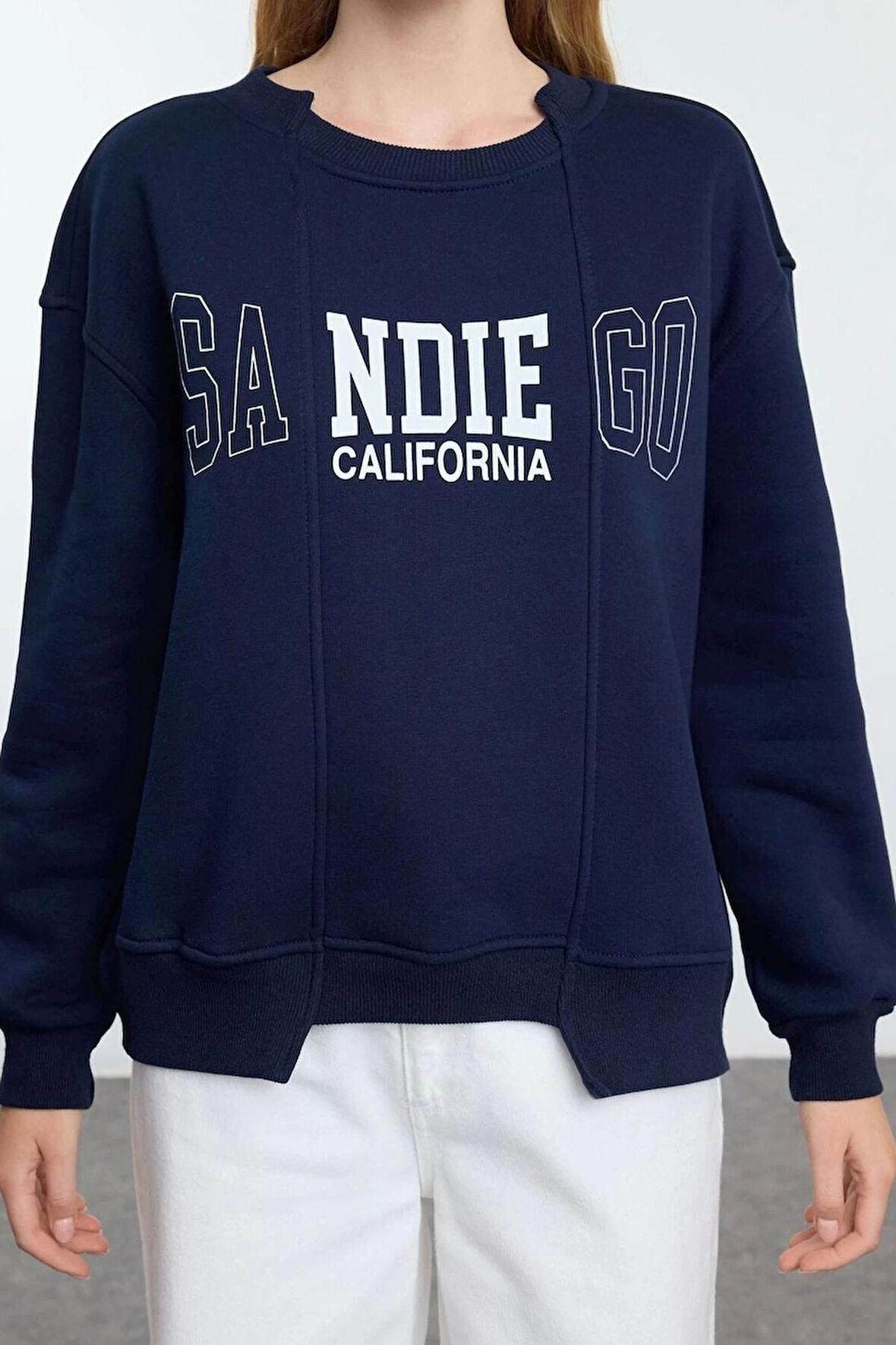 Kadın Relaxed Bisiklet Yaka Düşük Kol Uzun Slogan Baskılı Geniş Kalıp Etek Ucu Örme Sweatshirt