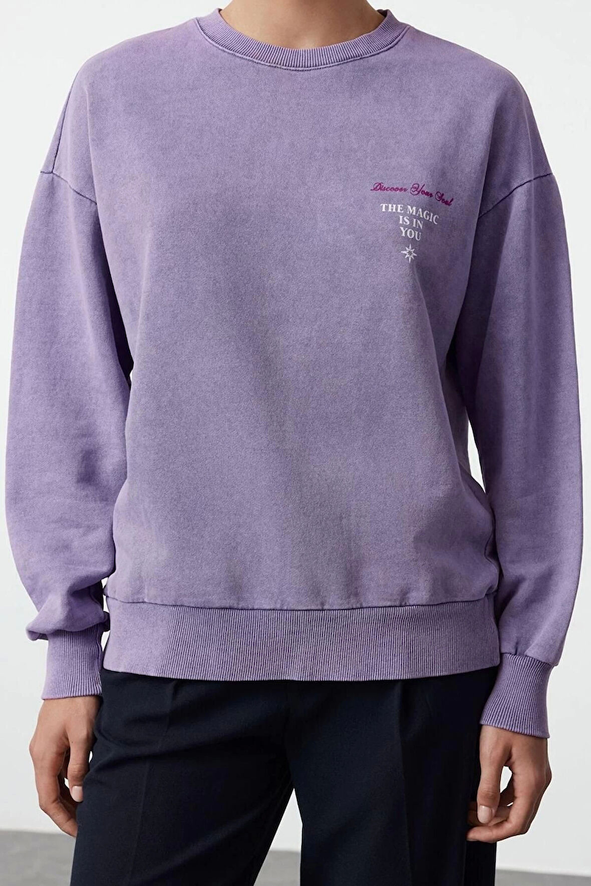 Kadın Moda Bol Bisiklet Yaka Düşük Kol Uzun Ön ve Sırt Baskılı Yıkamalı Geniş Kalıp Örme Sweatshirt