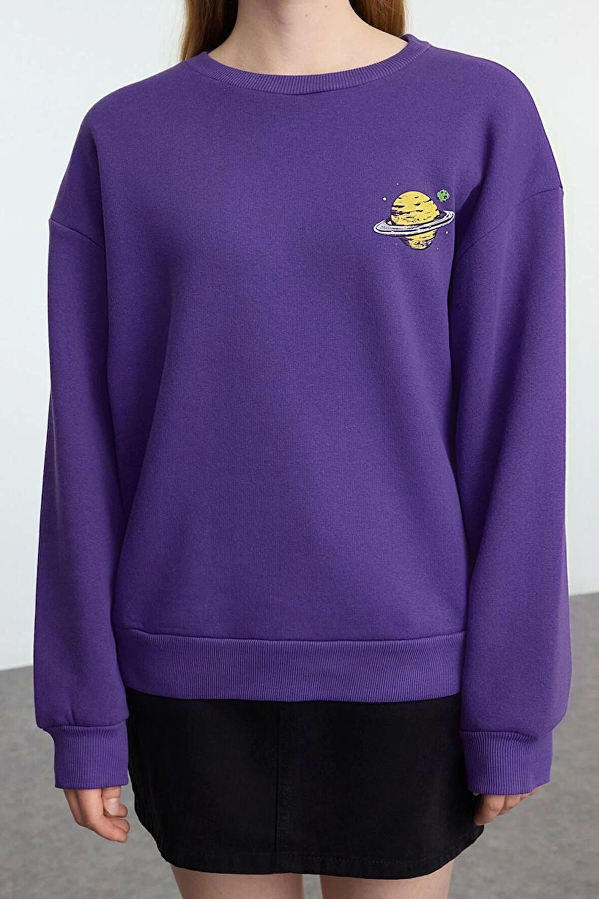 Kadın Regular Bisiklet Yaka Düşük Kol Regular Kalın İçi Polarlı Baskılı Normal Kalıp Örme Sweatshirt