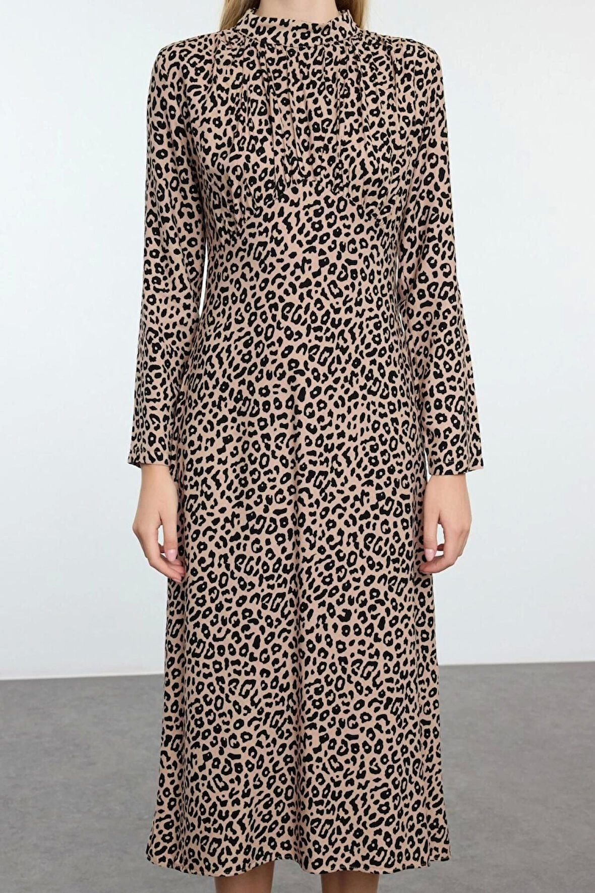 Kadın Moda Şık Midi Boy Dik Yaka Regular Animal Desen Yakası Drape Detaylı A Kesim Dokuma Elbise