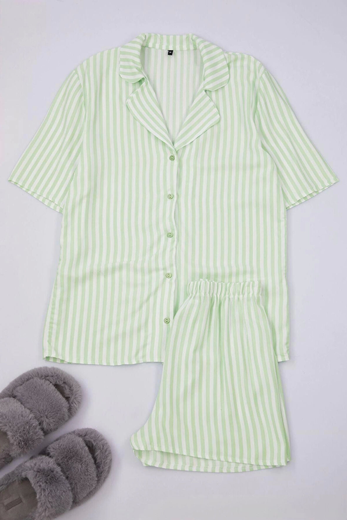 Kadın Moda Şık Gömlek Yaka Boru Paça Kısa Kol Çizgili Viskon Üstü Geniş Kalıp Dokuma Pijama Takımı