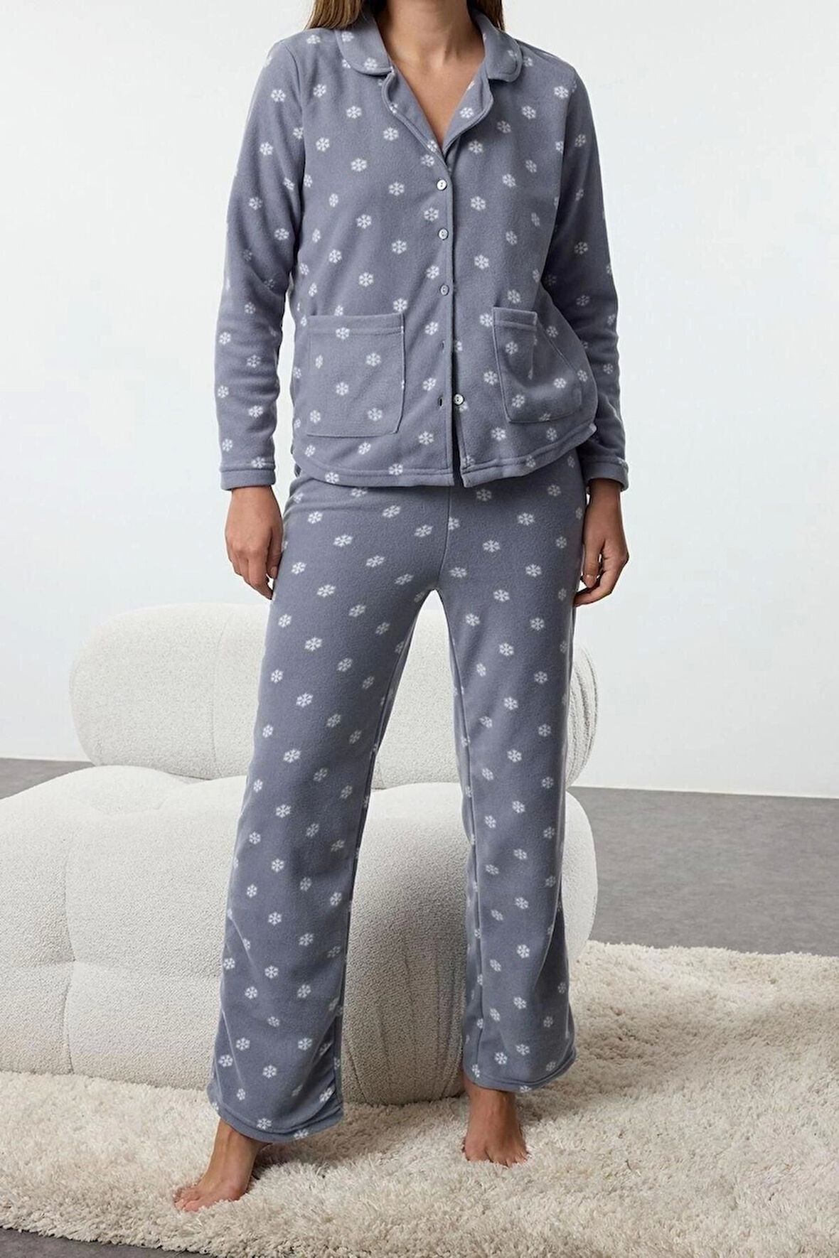 Kadın Moda Şık Gömlek Yaka Boru Paça Uzun Kol Kış Temalı Cepli Polar Kışlık Örme Pijama Takımı