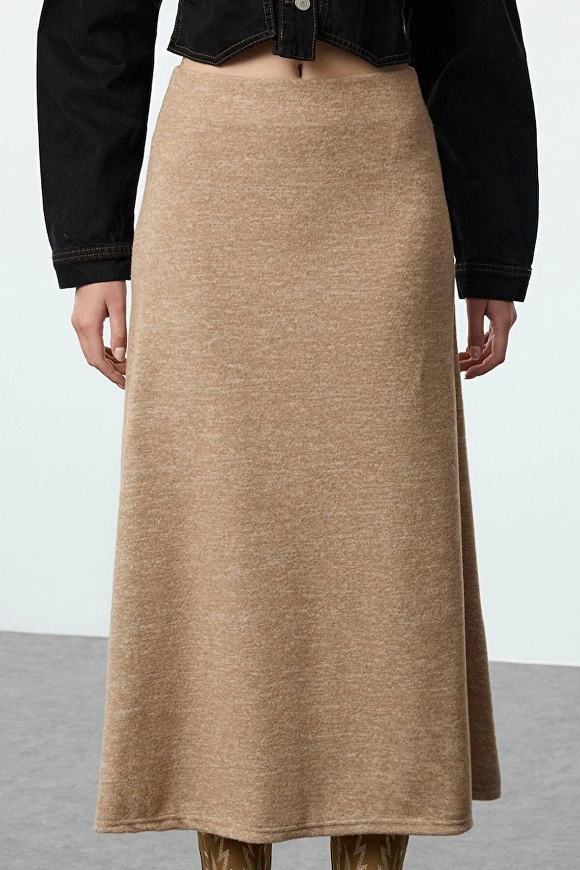 Kadın Moda Stil Maxi Astarsız Örme Yüksek Bel Kloş Form Midi Boy Yumoş Örme Etek