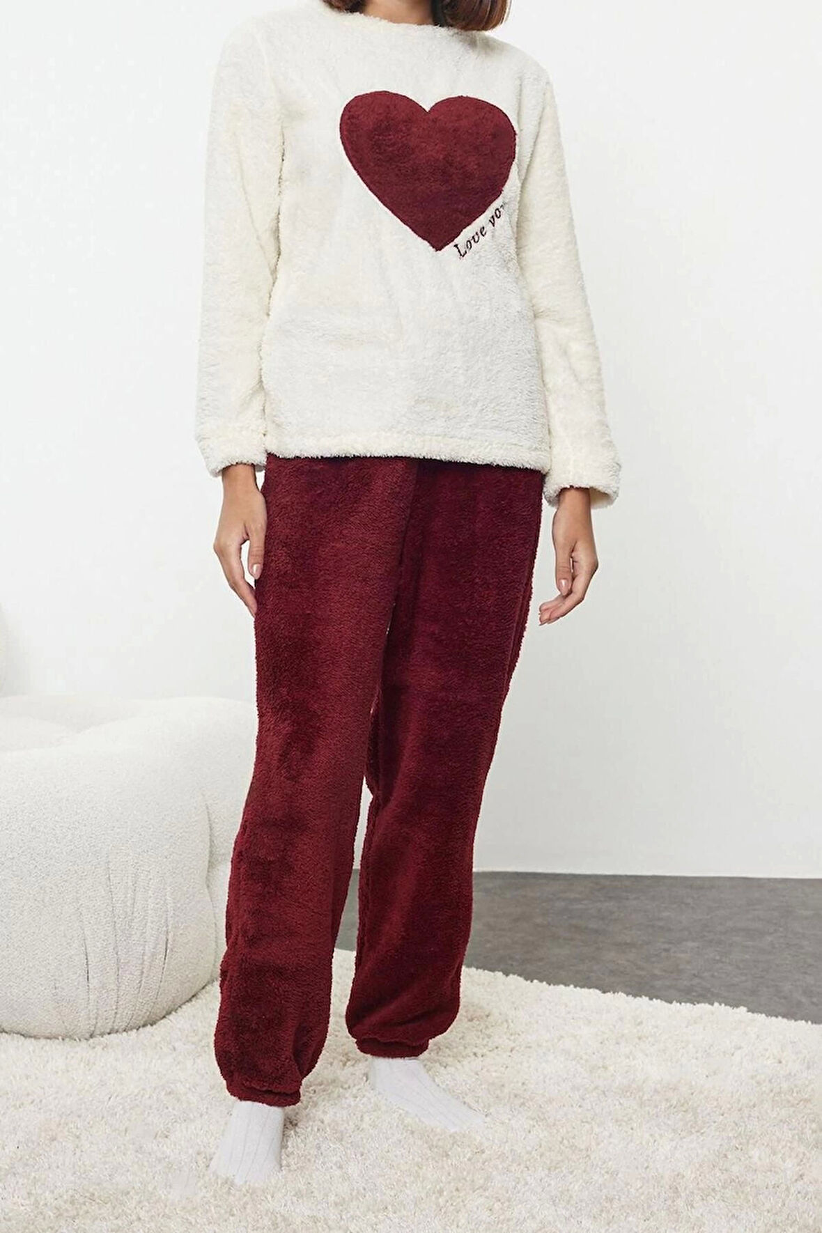 Kadın Moda Şık Bisiklet Yaka Lastikli Paça Uzun Kol Kalpli Wellsoft Kışlık Örme Pijama Takımı
