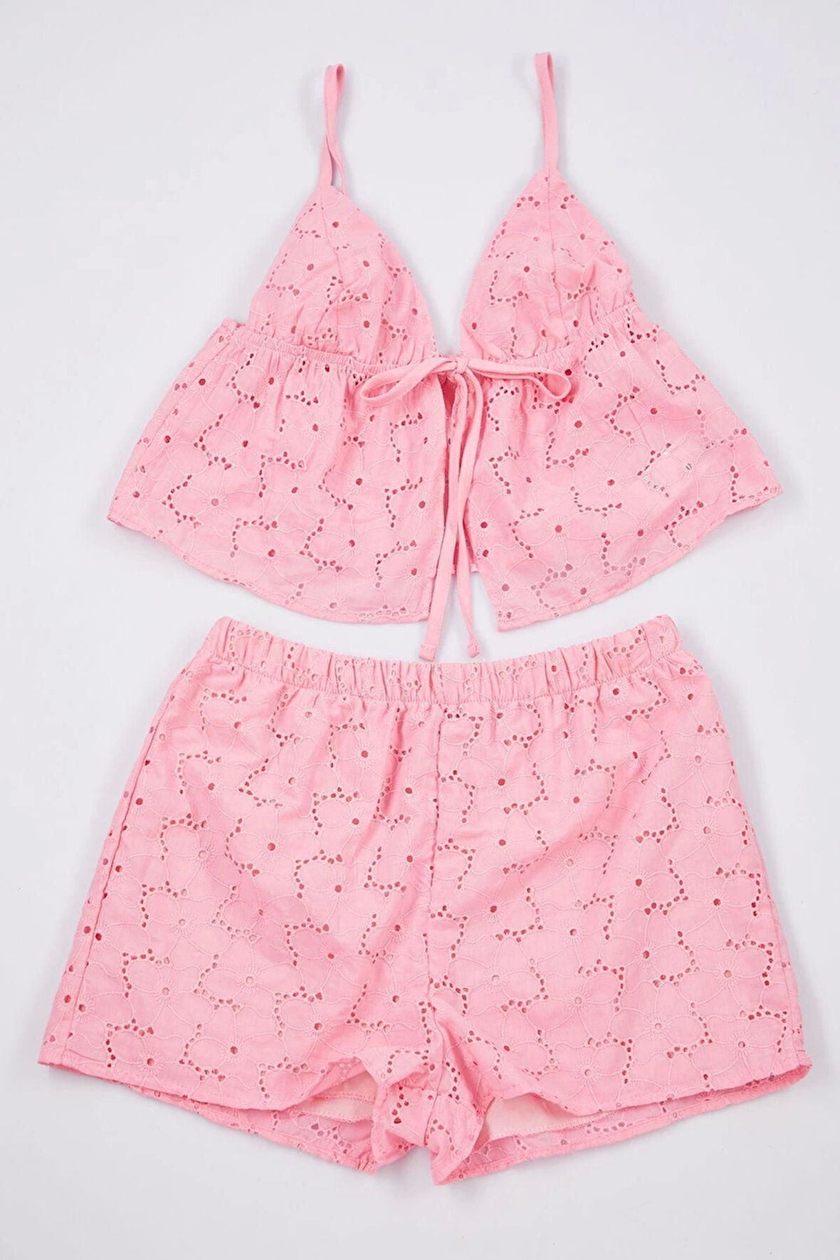 Kadın Askılı Yaka Boru Paça Askılı Kol %100 Pamuklu Çiçekli İp Astarlı Brode Dokuma Pijama Takımı