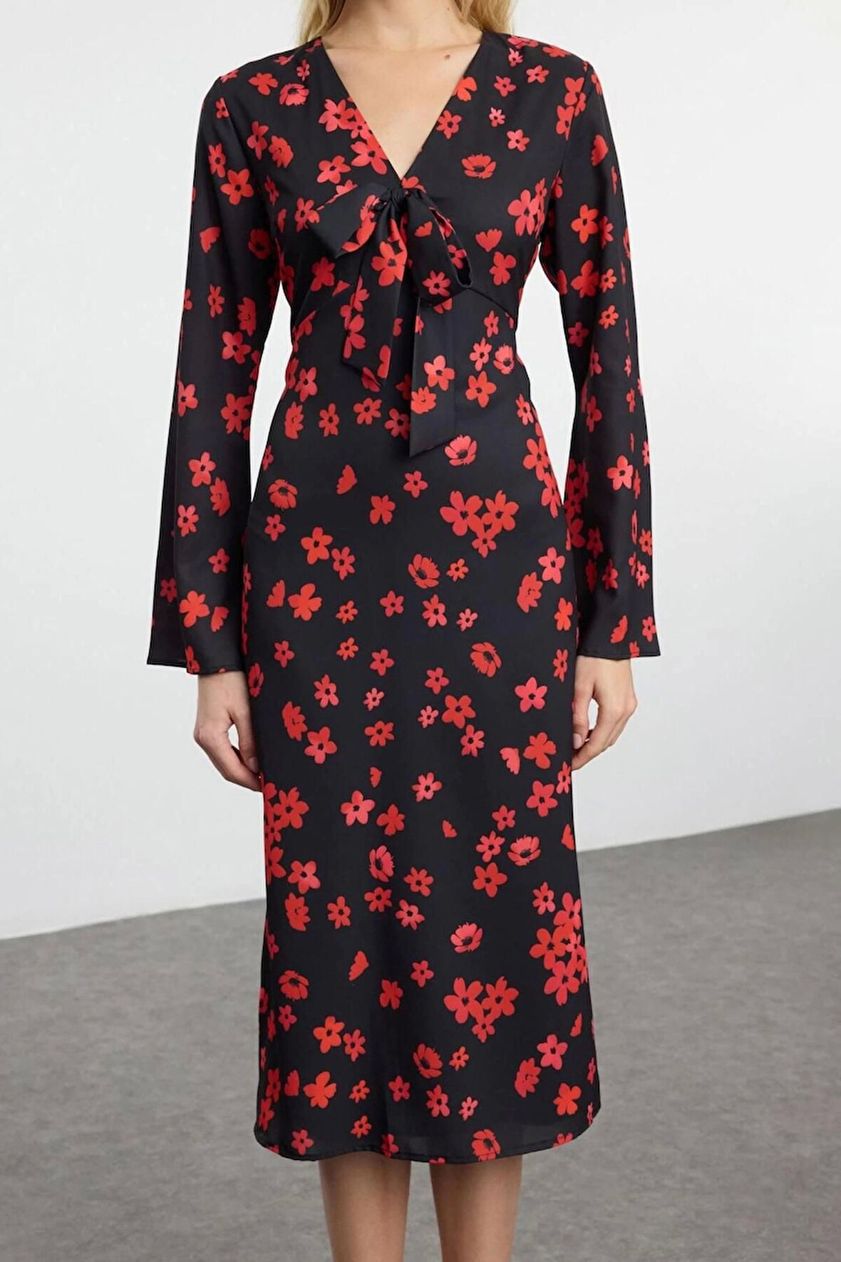 Kadın Moda Şık Midi Boy V Yaka Regular Çiçek Desenli A Kesim Bağlama Detaylı Saten Dokuma Elbise