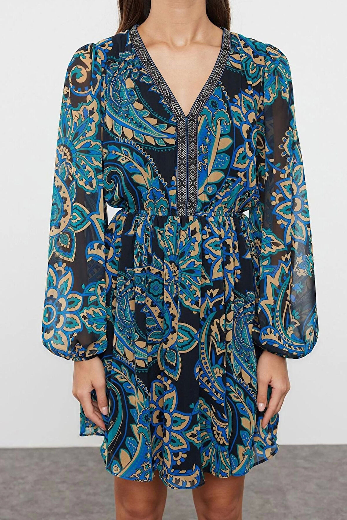 Kadın Moda Şık Mini Boy V Yaka Regular Çiçekli Dokuma Elbise