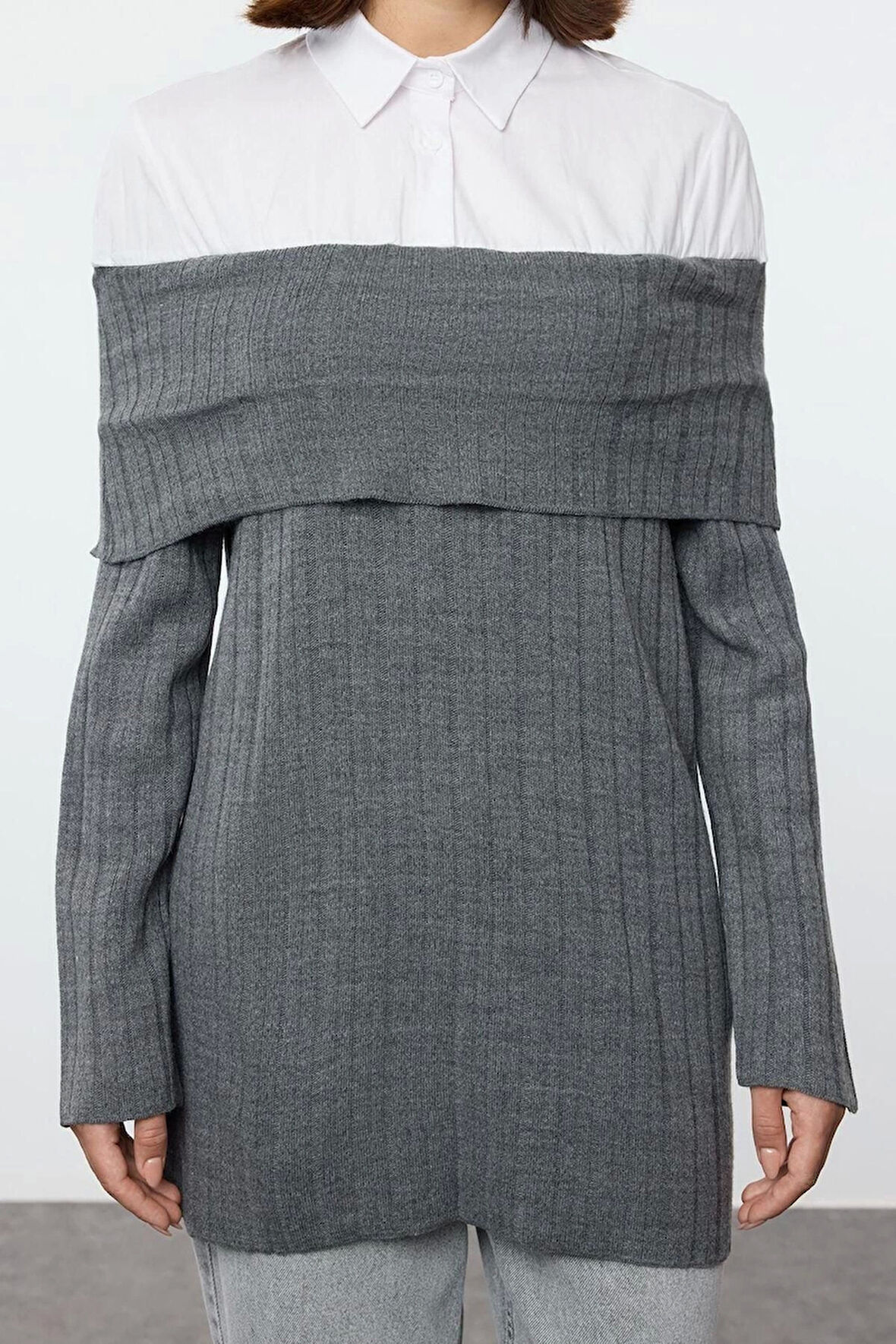 Kadın Tesettür Moda Şık Regular Kayık Yaka Uzun Kol Düz Gömlek Detaylı Triko Kazak