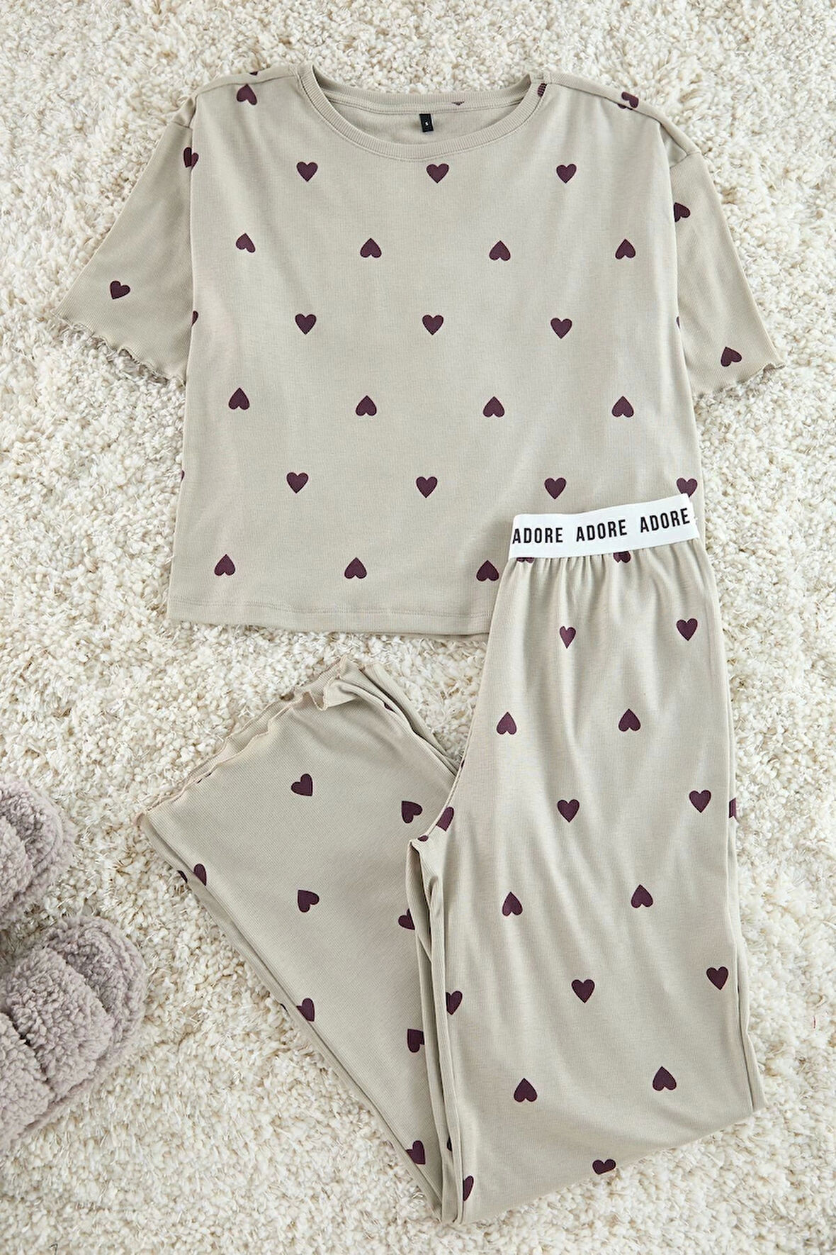 Kadın Moda Şık Bisiklet Yaka Boru Paça Kısa Kol Kalp Desenli Lastikli Fitilli Örme Pijama Takımı