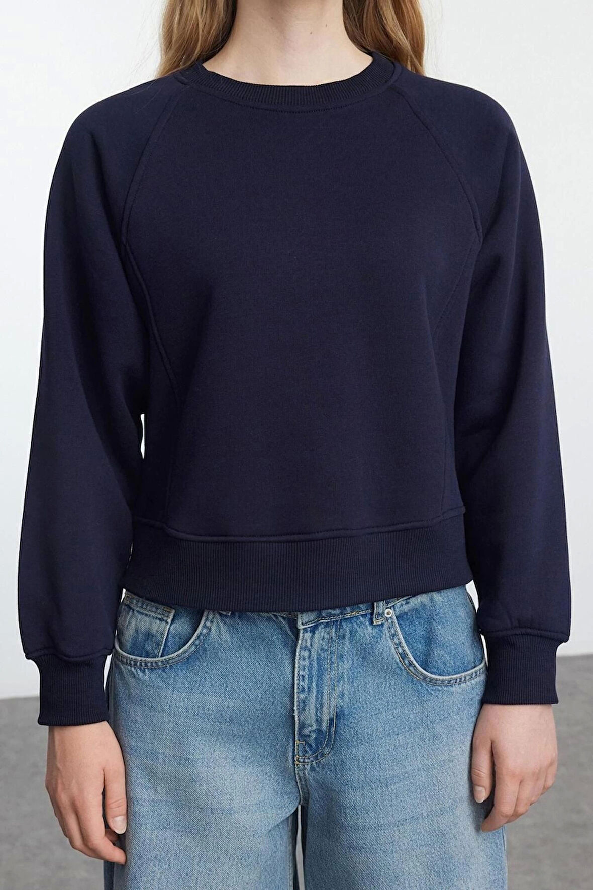 Kadın Moda Şık Regular Bisiklet Yaka Düşük Kol Regular Nervür Detaylı Normal Kalıp Örme Sweatshirt