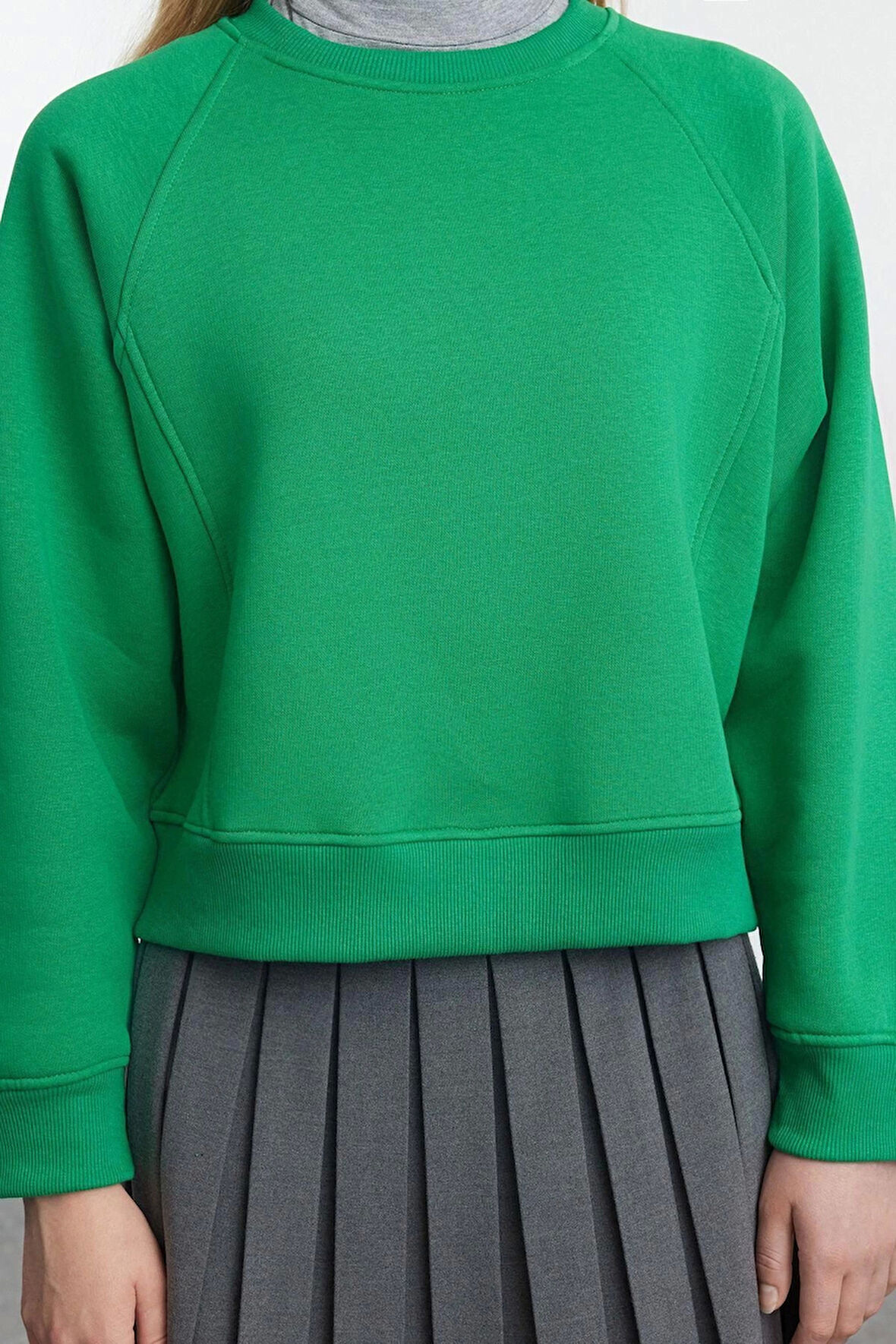 Kadın Moda Şık Regular Bisiklet Yaka Düşük Kol Regular Nervür Detaylı Normal Kalıp Örme Sweatshirt