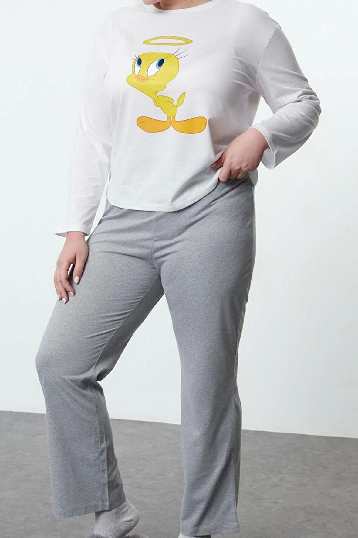 Kadın Moda Şık Büyük Beden Bisiklet Yaka Boru Paça Uzun Kol Tweety Örme Pijama Takımı