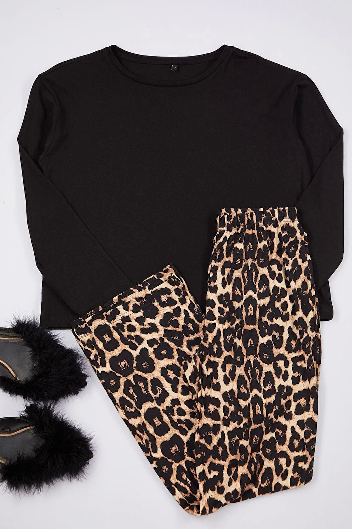 Kadın Moda Şık Bisiklet Yaka Geniş Paça Uzun Kol %100 Pamuklu Leopar Desenli Örme Pijama Takımı