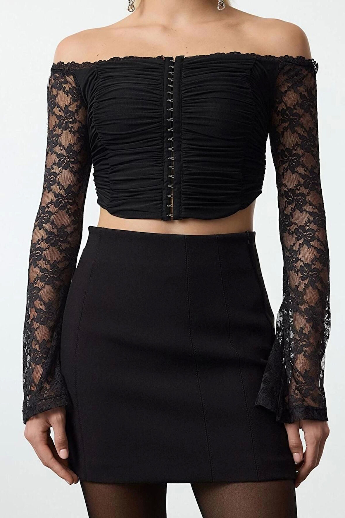 Kadın Moda Şık Üst Giyim Crop Carmen Yaka Fitted Kalıp Örme Agraflı Dantel Bluz