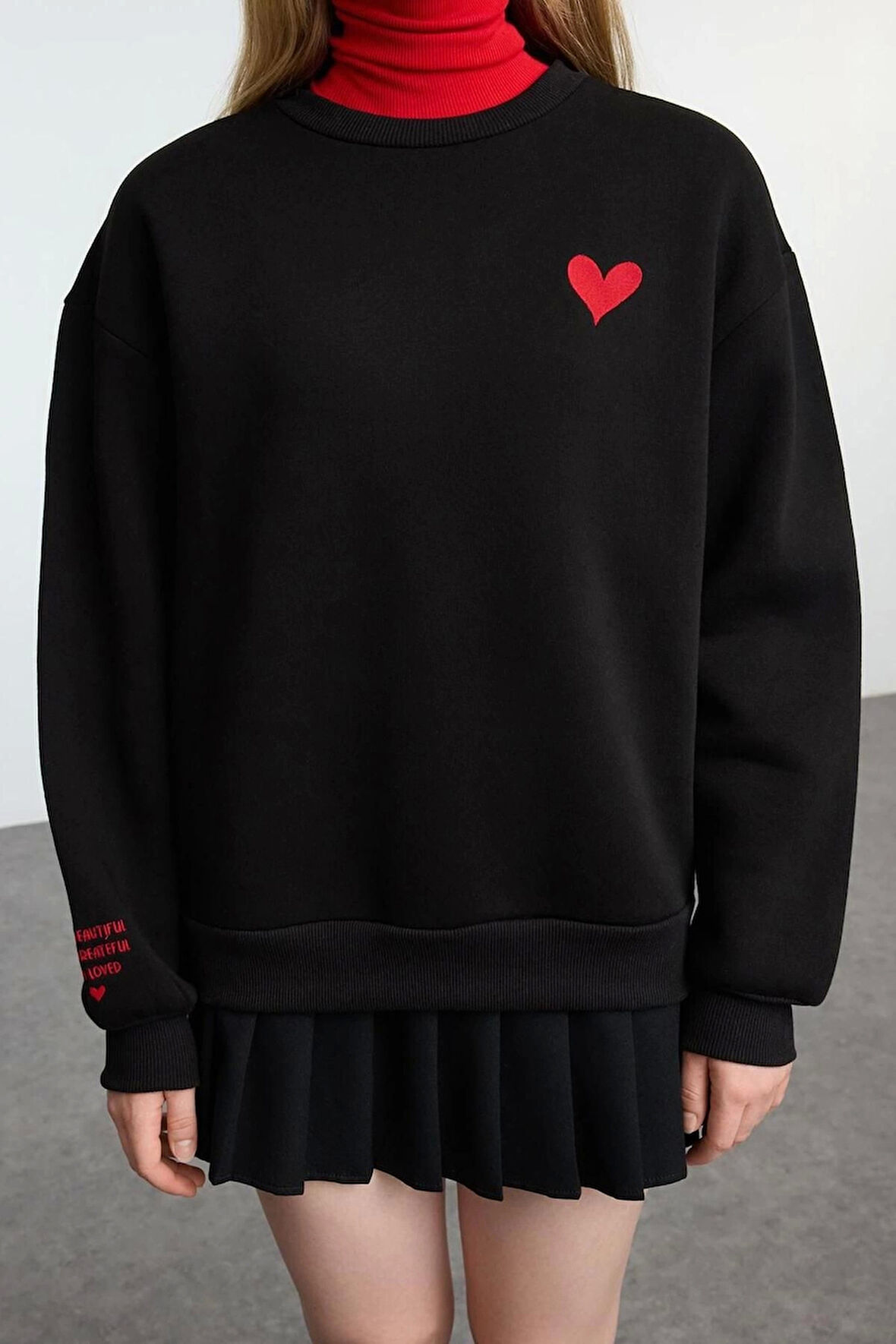 Kadın Regular Bisiklet Yaka Düşük Kol Regular Nakışlı Normal Kalıp Kalın İçi Polarlı Örme Sweatshirt