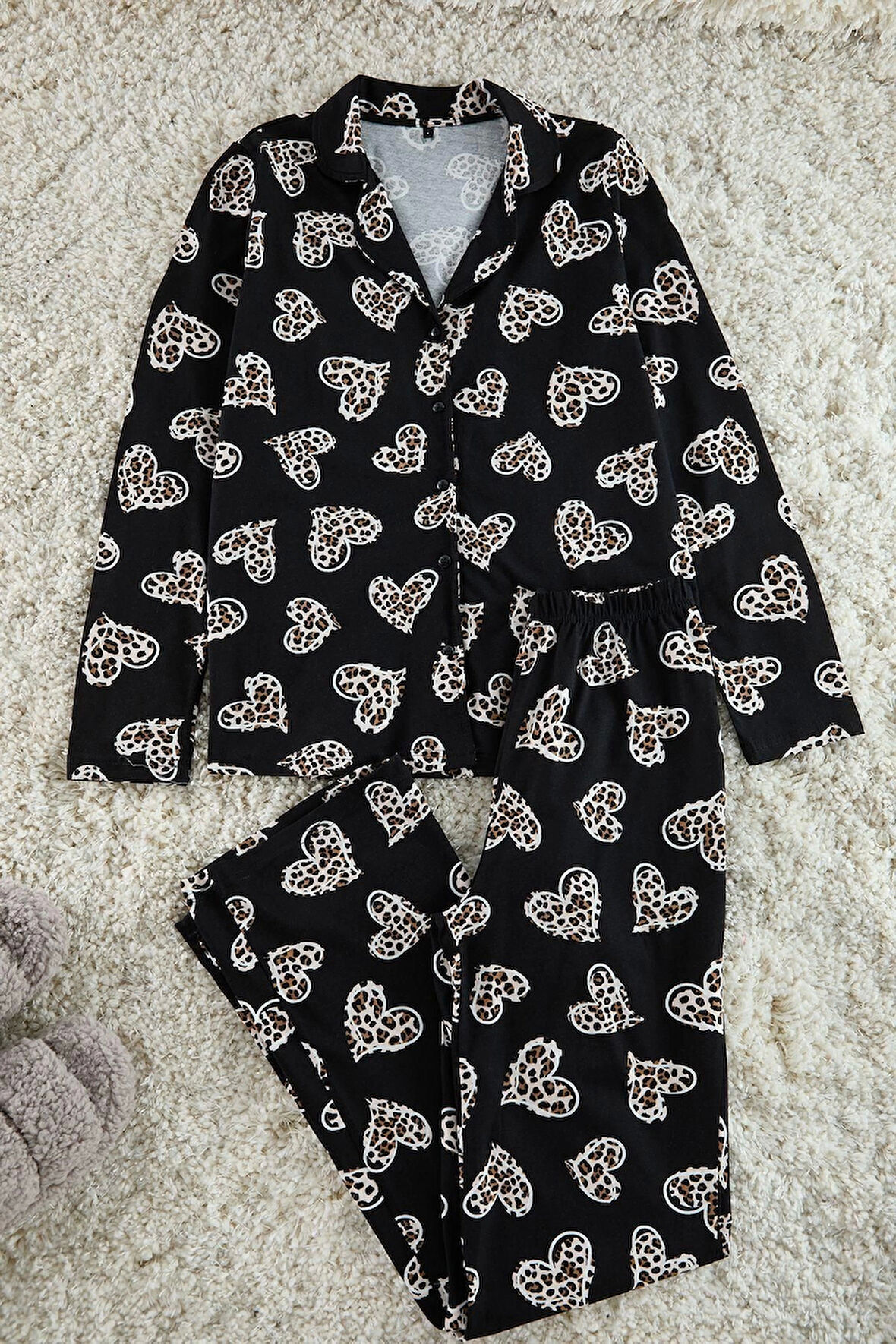 Kadın Geniş Paça Uzun Kol %100 Pamuklu Leopar Kalp Desenli Gömlek Pantolon Örme Pijama Takımı