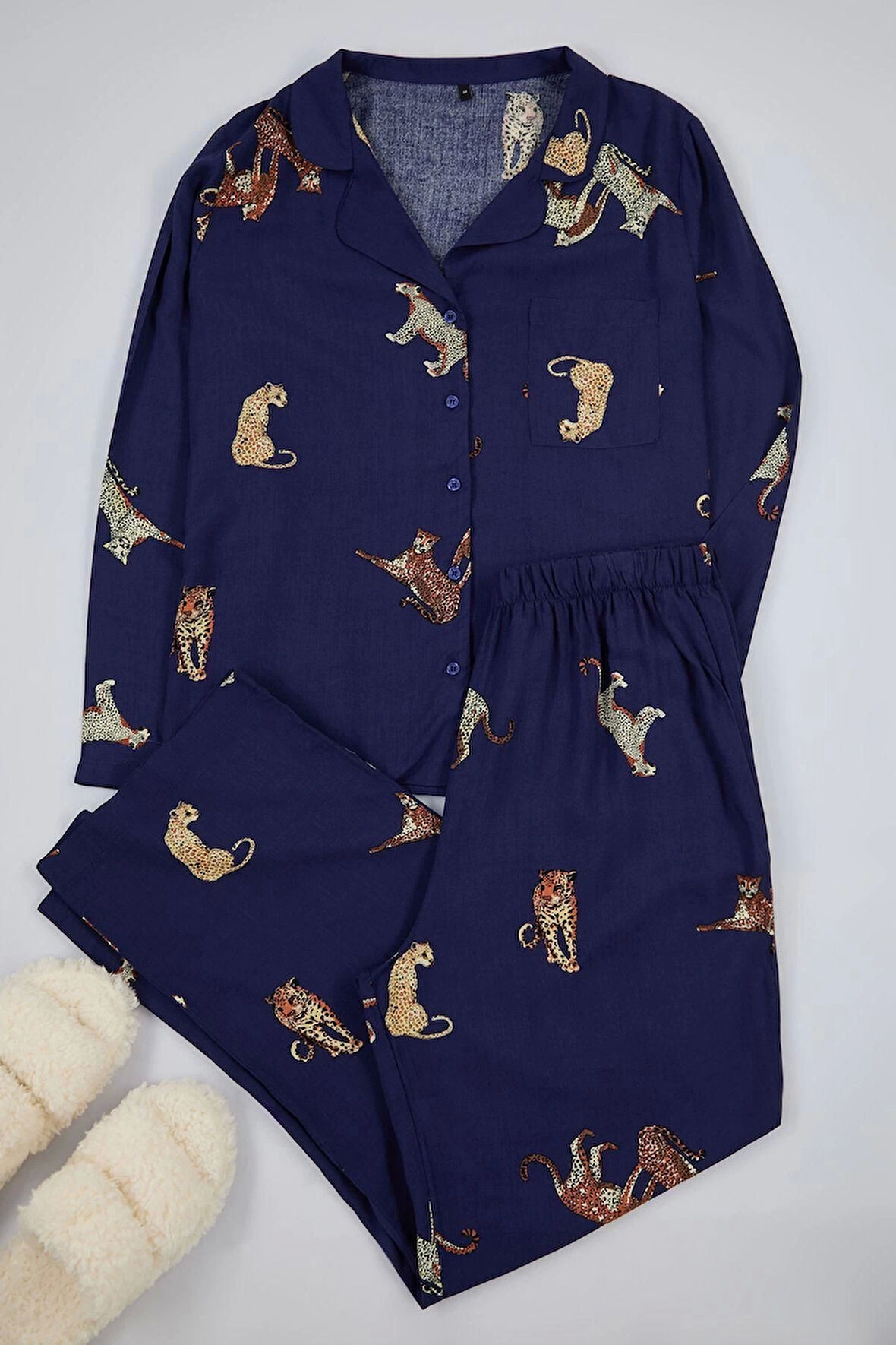 Kadın Moda Şık Büyük Beden Gömlek Yaka Boru Paça Uzun Kol Kaplan Desenli Dokuma Pijama Takımı Takımı