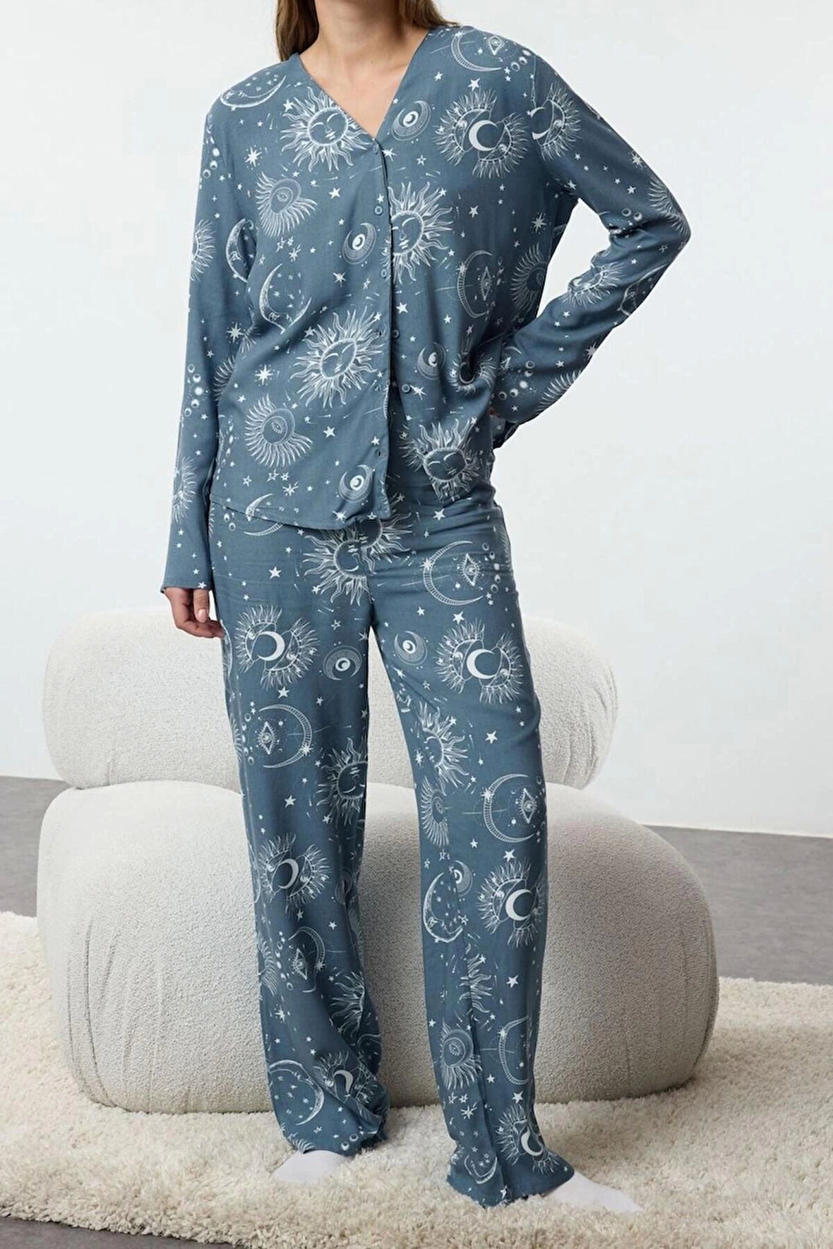 Kadın Moda Şık Gömlek Yaka Boru Paça Uzun Kol Kadın Galaksi Desenli Viskon Dokuma Pijama Takımı