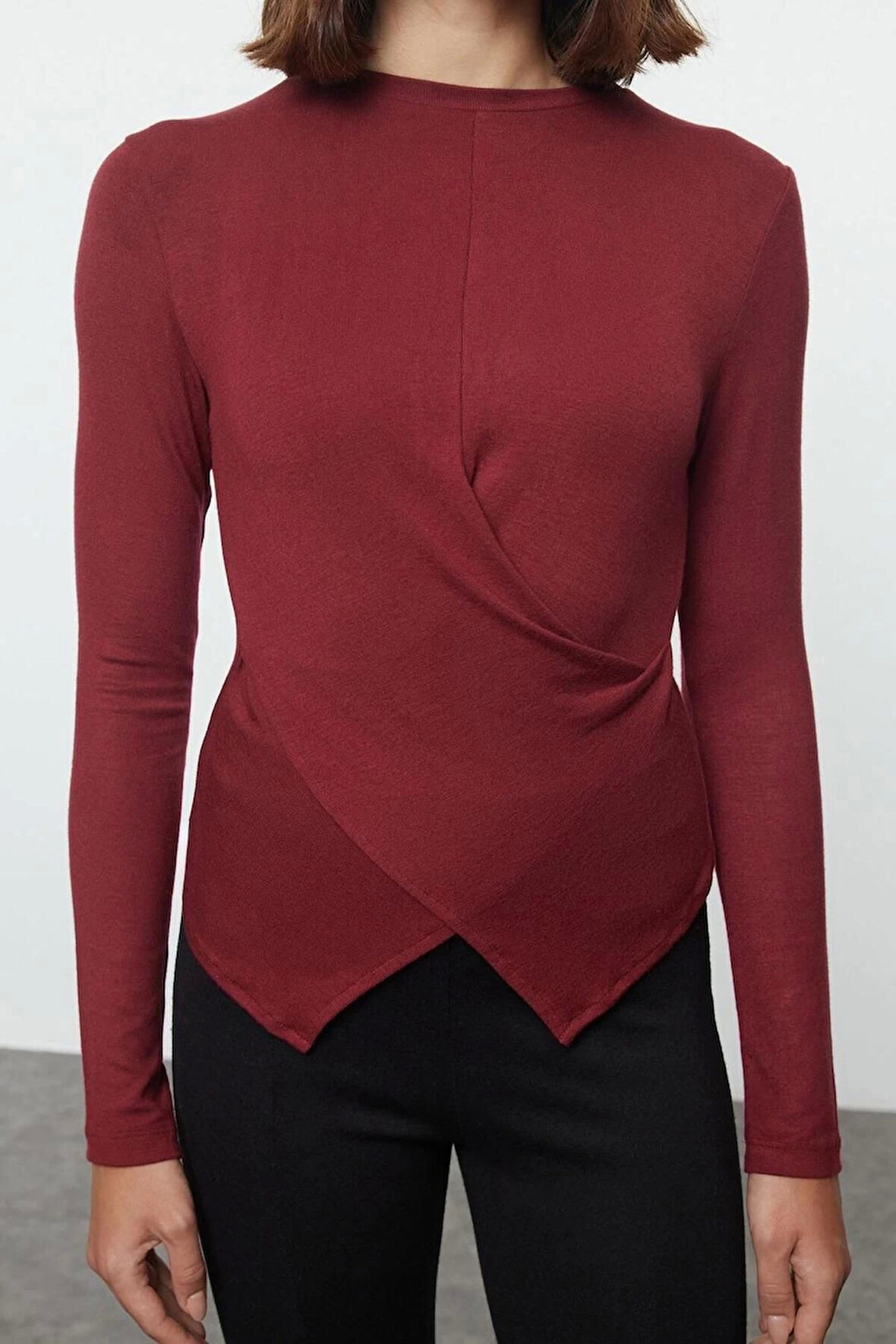 Kadın Regular Bisiklet Yaka Düşük Kol Slim Kalıp Örme Kruvaze Büzgü Drape Detaylı Vücuda Oturan Bluz