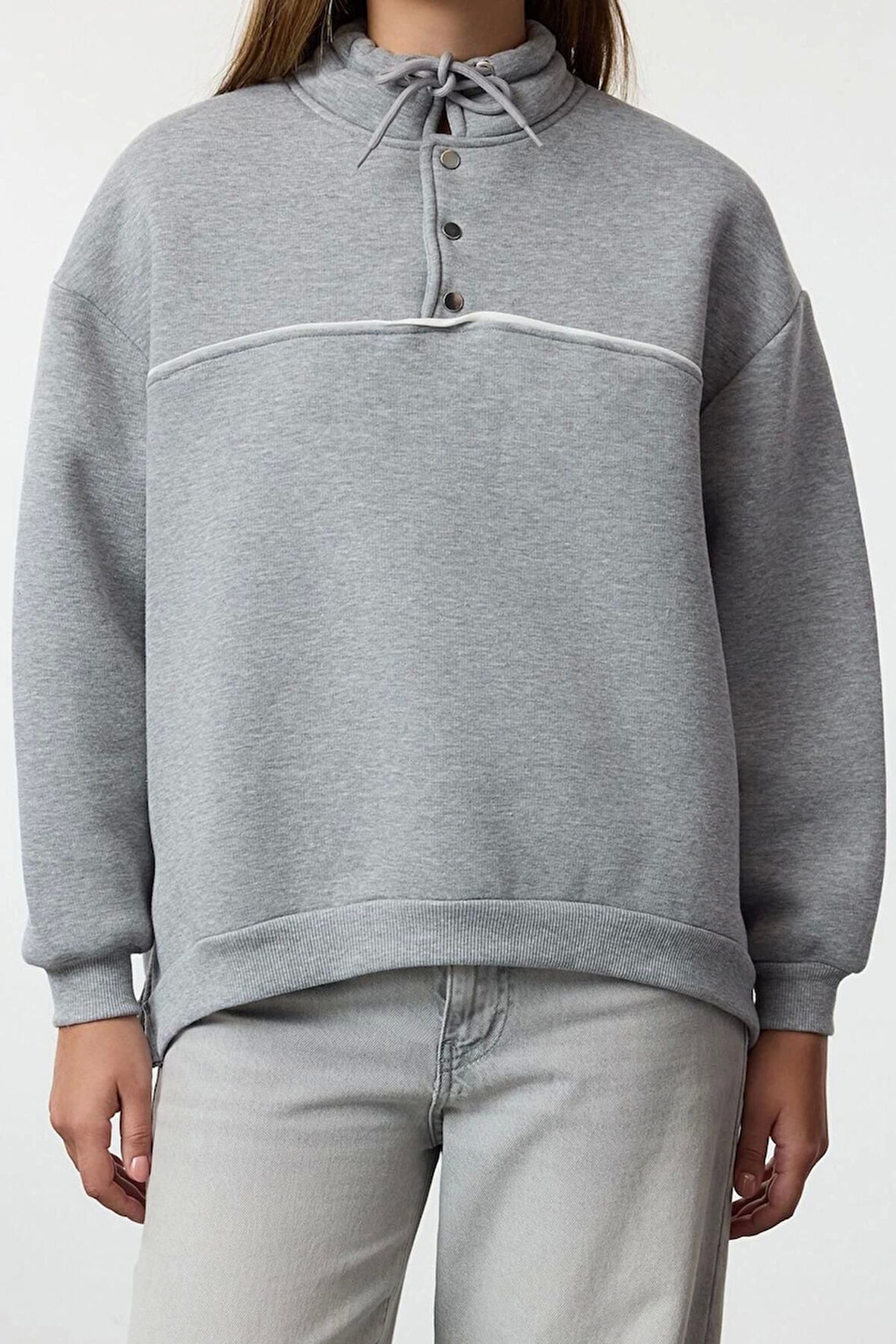 Kadın Bol Dik Yaka Düşük Kol Uzun Çıtçıtlı Kalıp Çıtçıtlı Biyeli Kalın İçi Polarlı Örme Sweatshirt