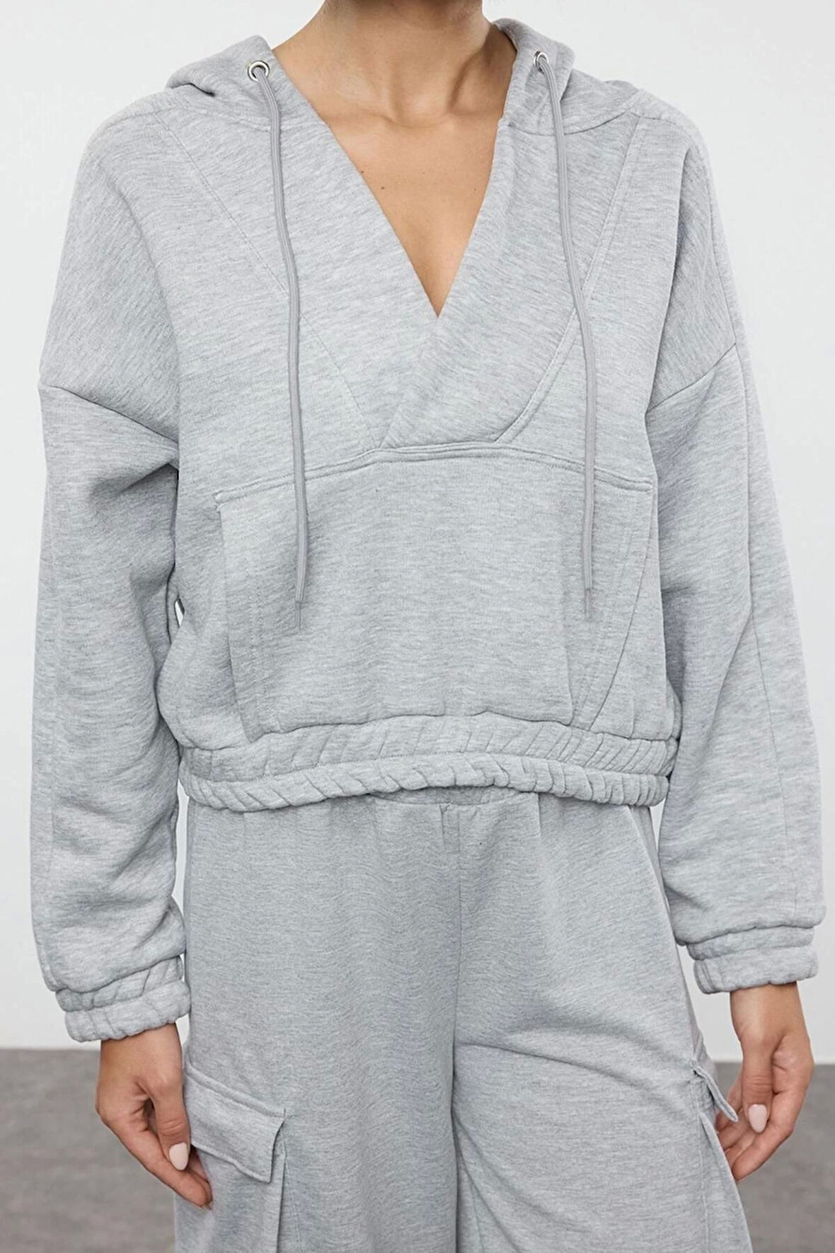 Kadın Moda Bol Kapüşonlu Düşük Kol Uzun Overize Geniş Kalıp Kalın İçi Polarlı V Yaka Örme Sweatshirt