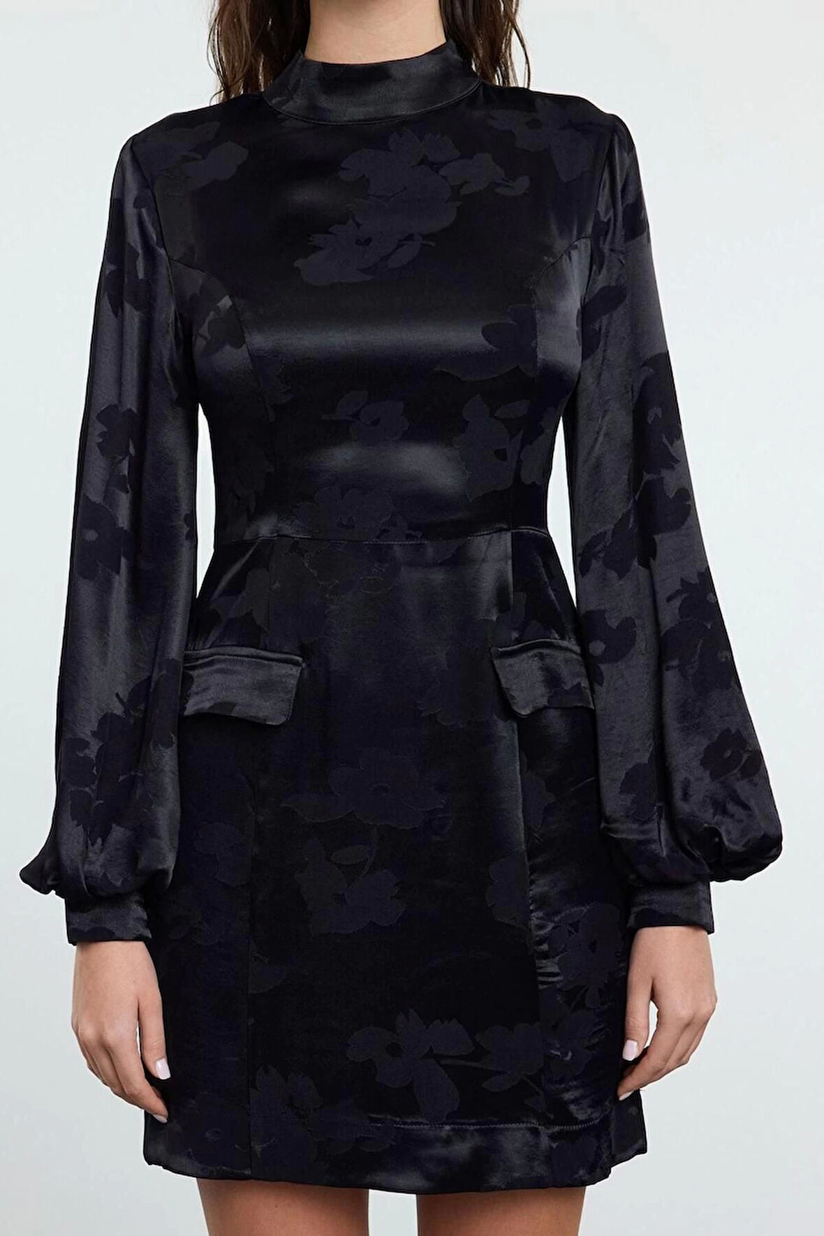 Kadın Moda Şık Mini Boy Dik Yaka Regular A Kesim Balon Kollu Jakar Saten Dokuma Elbise