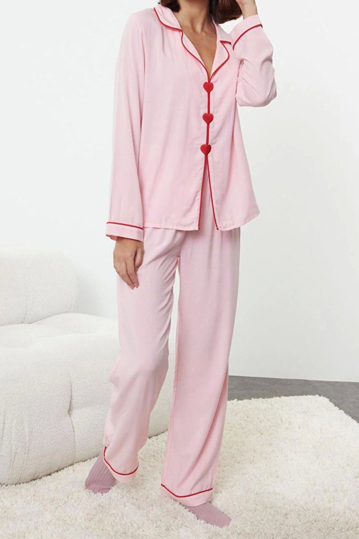 Kadın Moda Şık Gömlek Yaka Boru Paça Uzun Kol Kalpli Biyeli Viskon Dokuma Pijama Takımı
