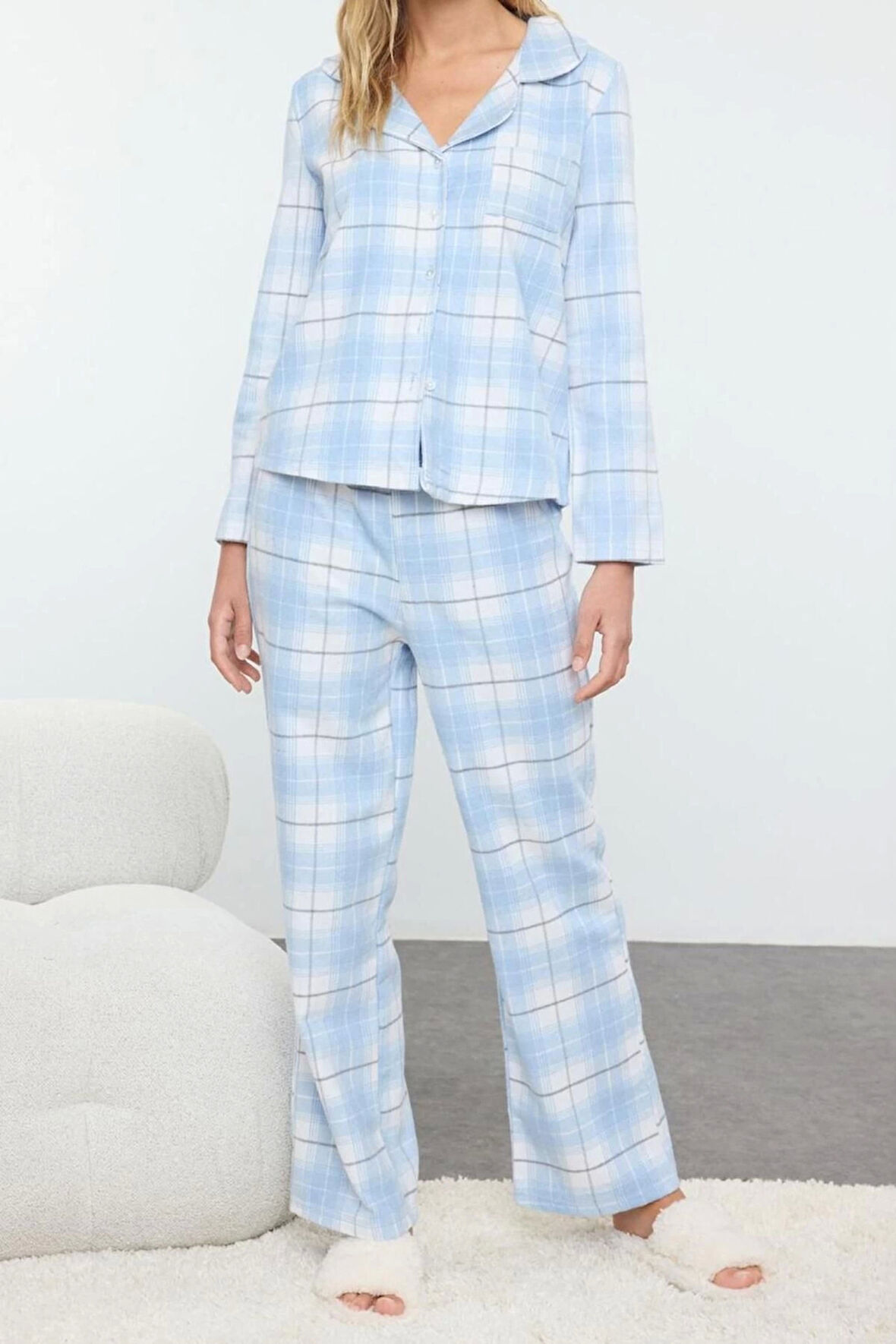 Kadın Moda Şık Gömlek Yaka Boru Paça Uzun Kol Pamuklu Ekoseli Cep Detaylı Dokuma Pijama Takımı