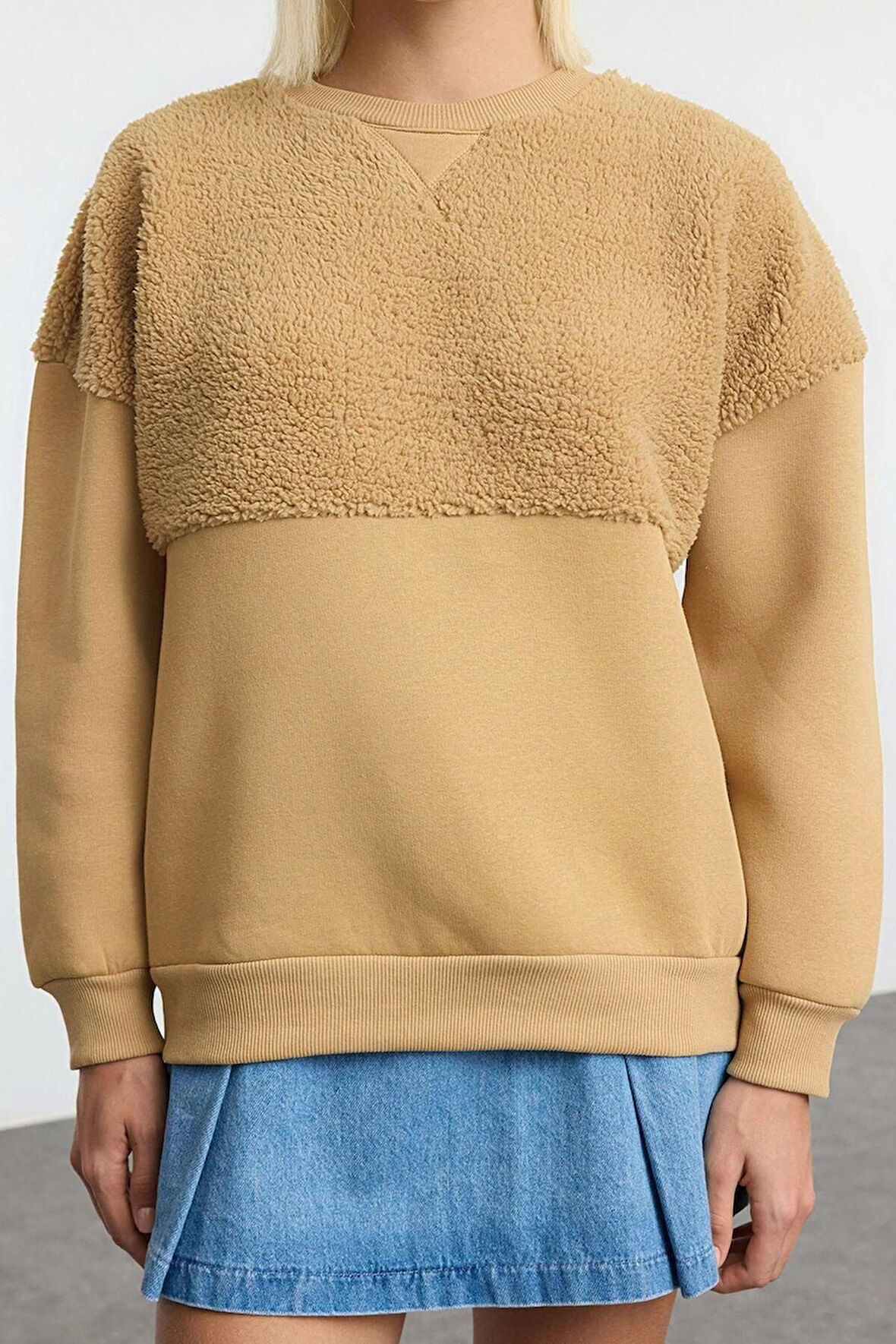 Kadın Bol Bisiklet Yaka Düşük Kol Uzun Peluş Dikiş Detaylı Overize Geniş Kalıp Kalın Örme Sweatshirt