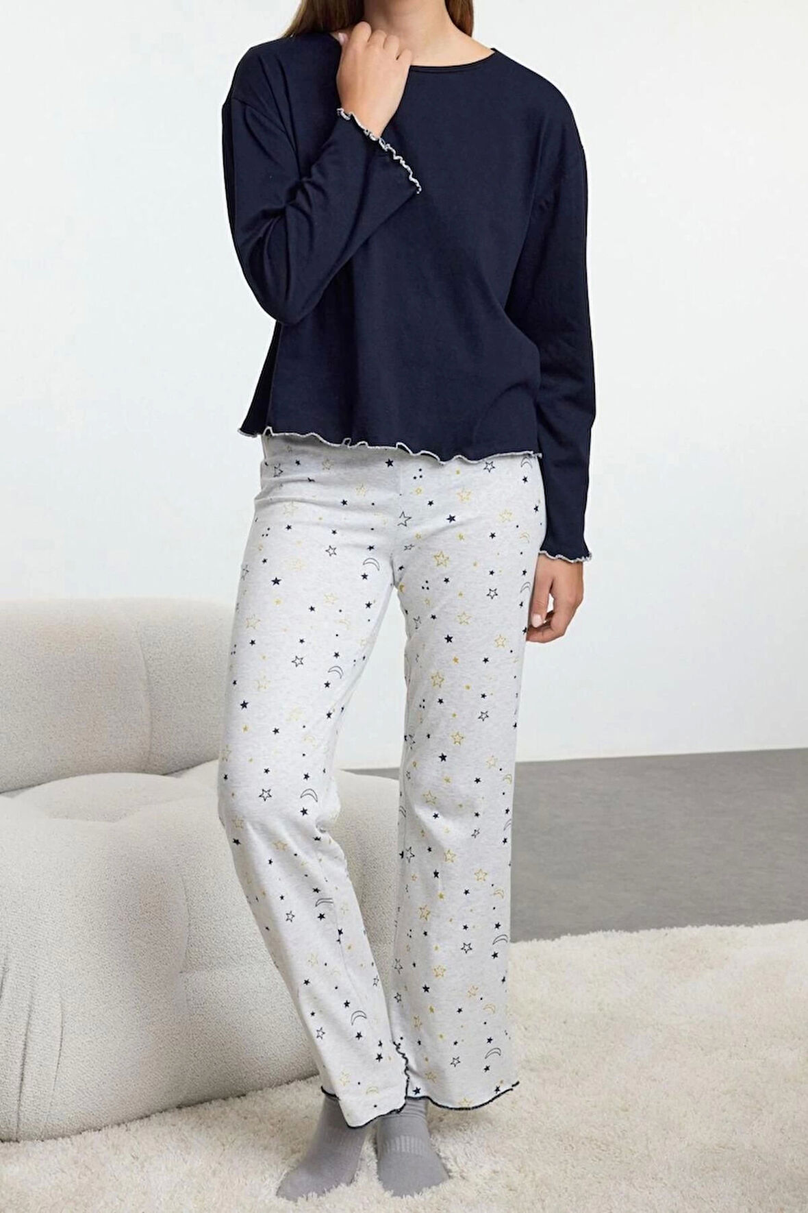Kadın Bisiklet Yaka Geniş Paça Uzun Kol Varaklı Galaksi Desenli Overlok Detaylı Örme Pijama Takımı