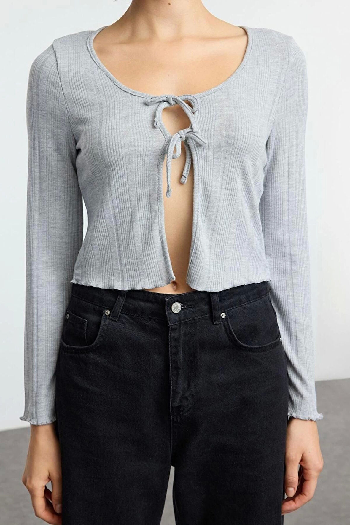 Kadın Moda Şık Regular Havuz Yaka Slim Kalıp Örme Bağlama Detaylı Fitted Vucuda Oturan Esnek Bluz