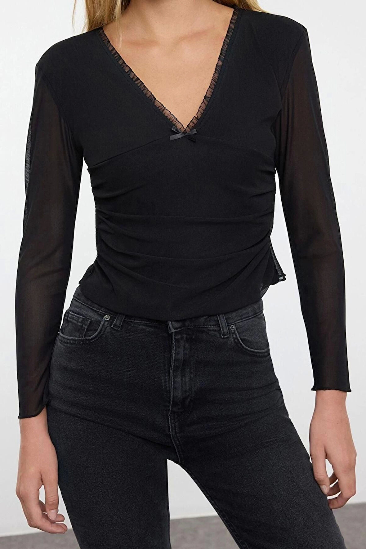 Kadın Şık Regular V Yaka Slim Kalıp Örme Leopar Baskılı Fiyonklu Fitted Vücuda Oturan Esnek Bluz