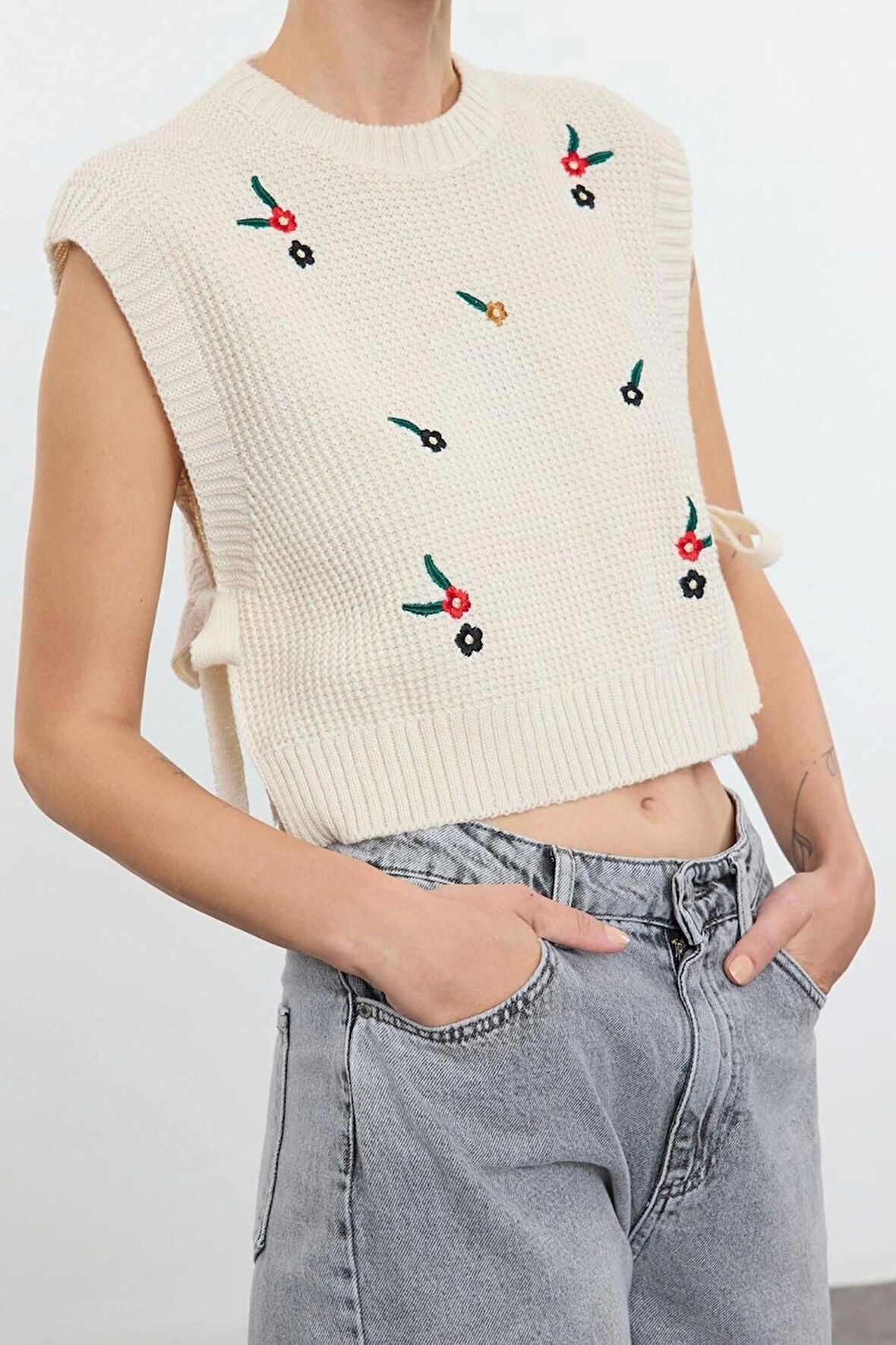 Kadın Moda Şık Bisiklet Yaka Standart Kol Regular İşlemeli Triko Süveter