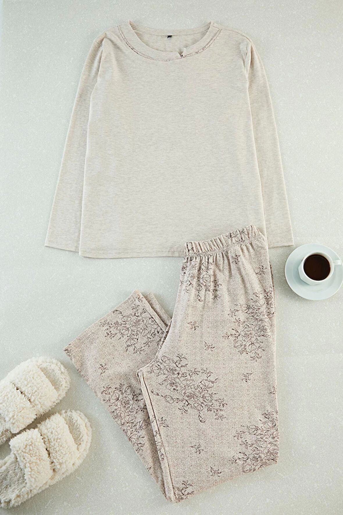 Kadın Büyük Beden Bisiklet Yaka Dar Paça Uzun Kol Çiçek Desenli Yakası Bağlamalı Örme Pijama Takımı