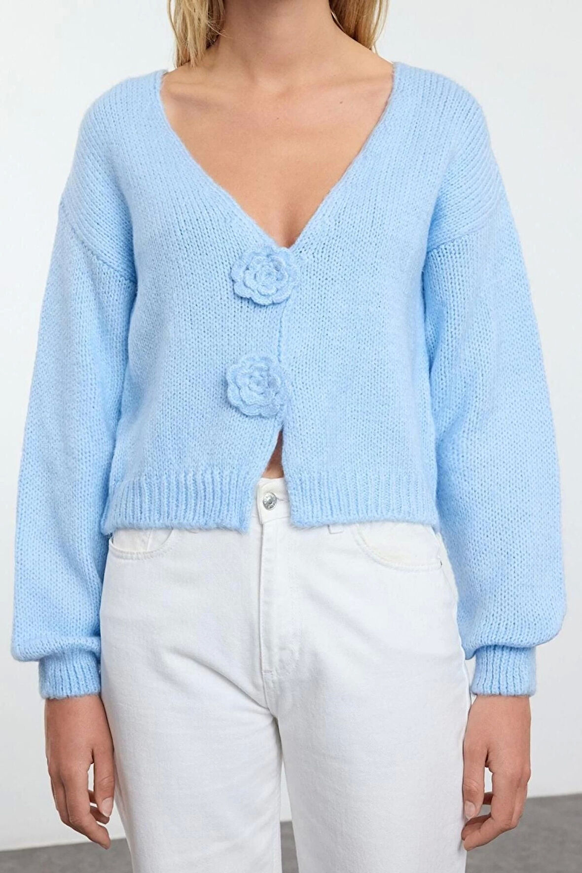 Kadın Moda Şık Regular V Yaka Slim Gül Detaylı Triko Hırka