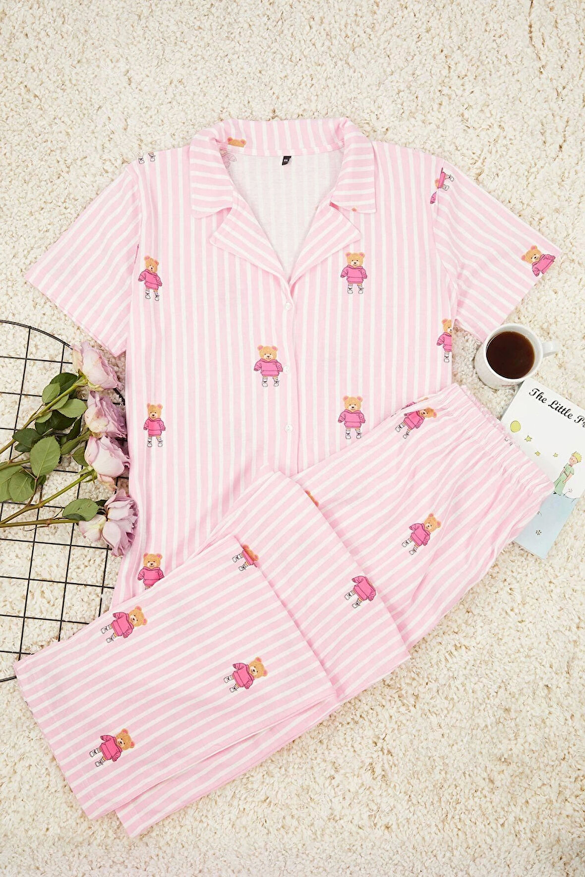 Kadın Moda Şık Büyük Beden Gömlek Yaka Boru Paça Kısa Kol Çizgili Ayıcık Desenli Örme Pijama Takımı