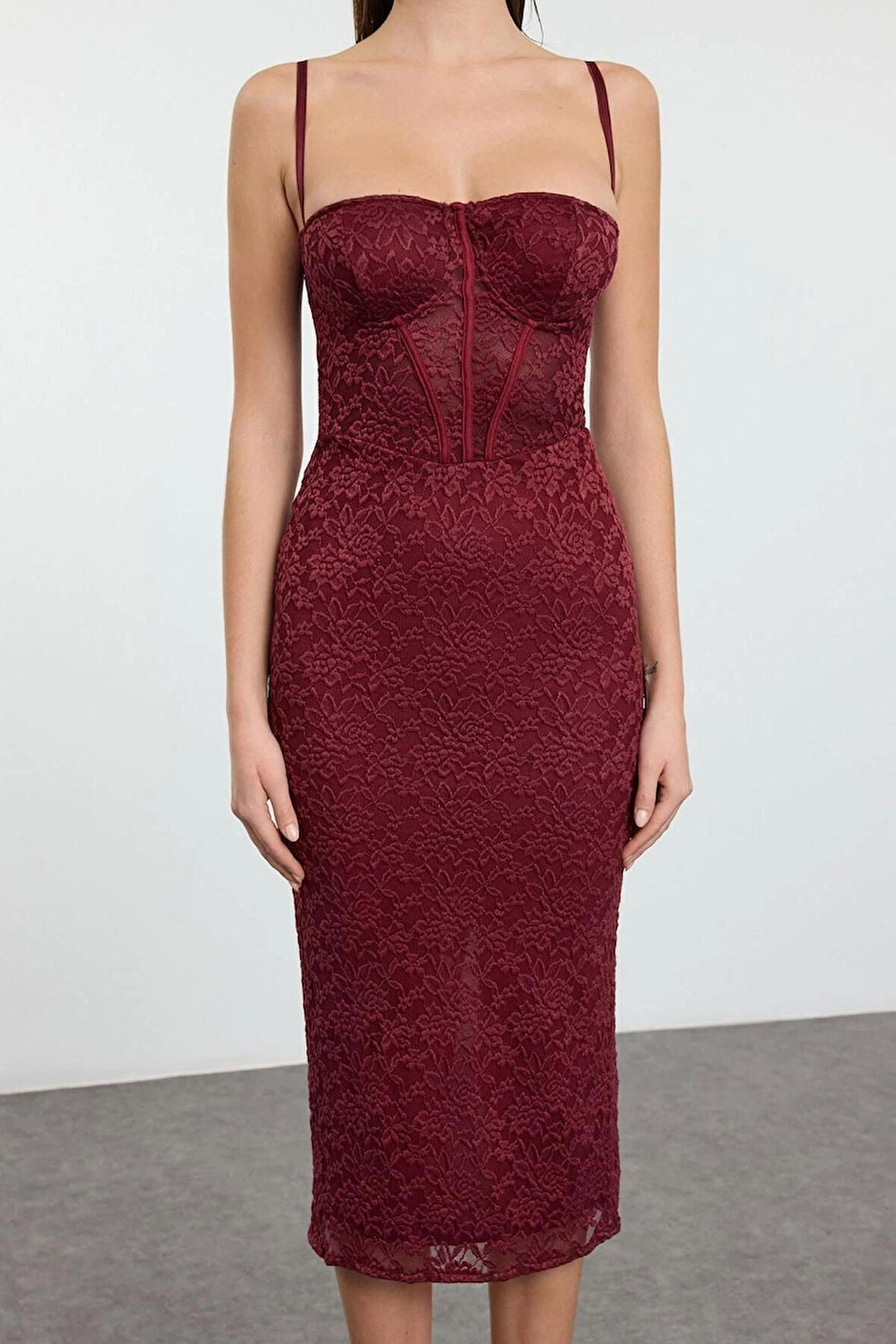 Kadın Moda Şık Midi Boy Kalp Yaka Fitted Bordo Örme Astarlı Dantel Elbise
