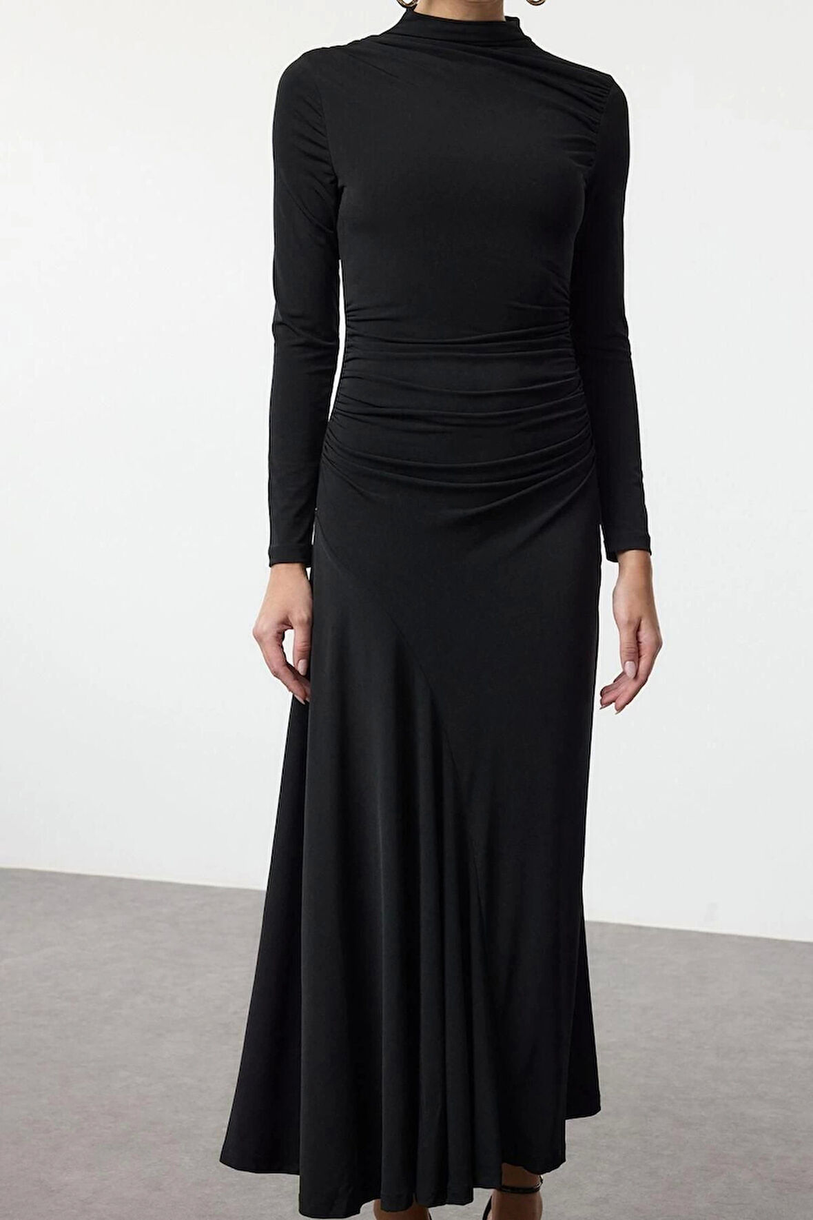 Kadın Moda Şık Maxi Boy Dik Yaka Slim Fitted Vücuda Oturan Uzun Kollu Esnek Örme Elbise