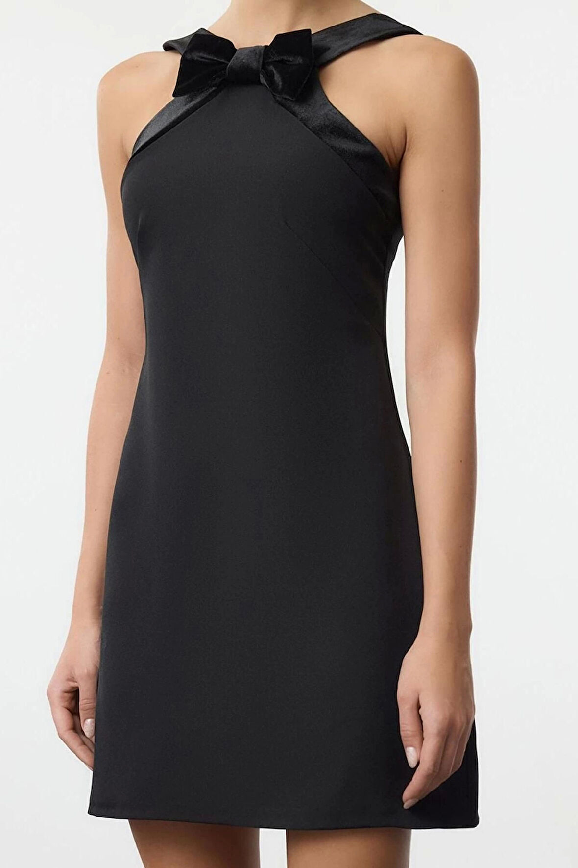 Kadın Moda Şık Mini Boy Halter Yaka Fitted A-Kesim Fiyonk Detaylı Dokuma Kısa Elbise